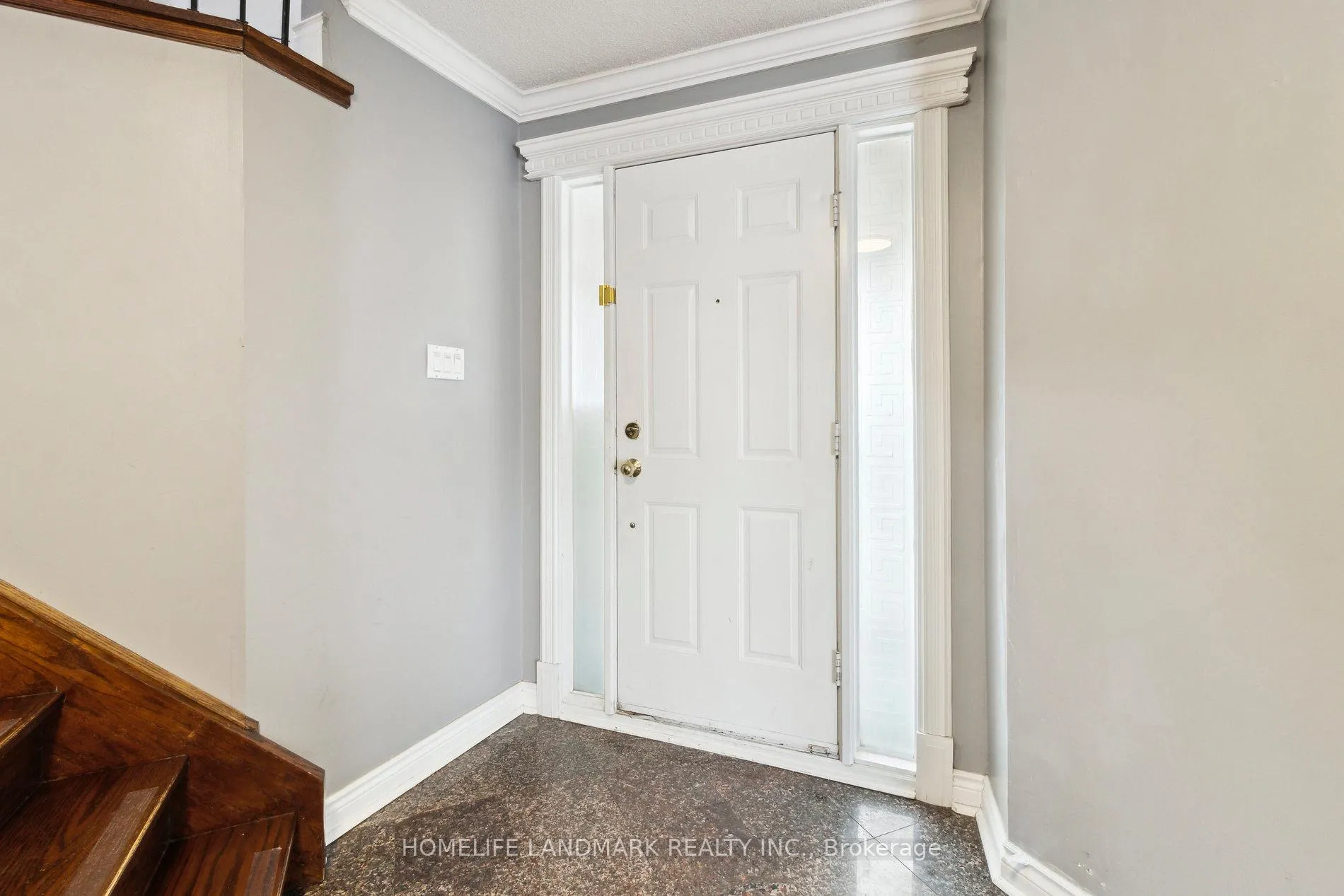 Photo 4 of 249 Charlton Avenue, Vaughan, Brownridge — HOMEH