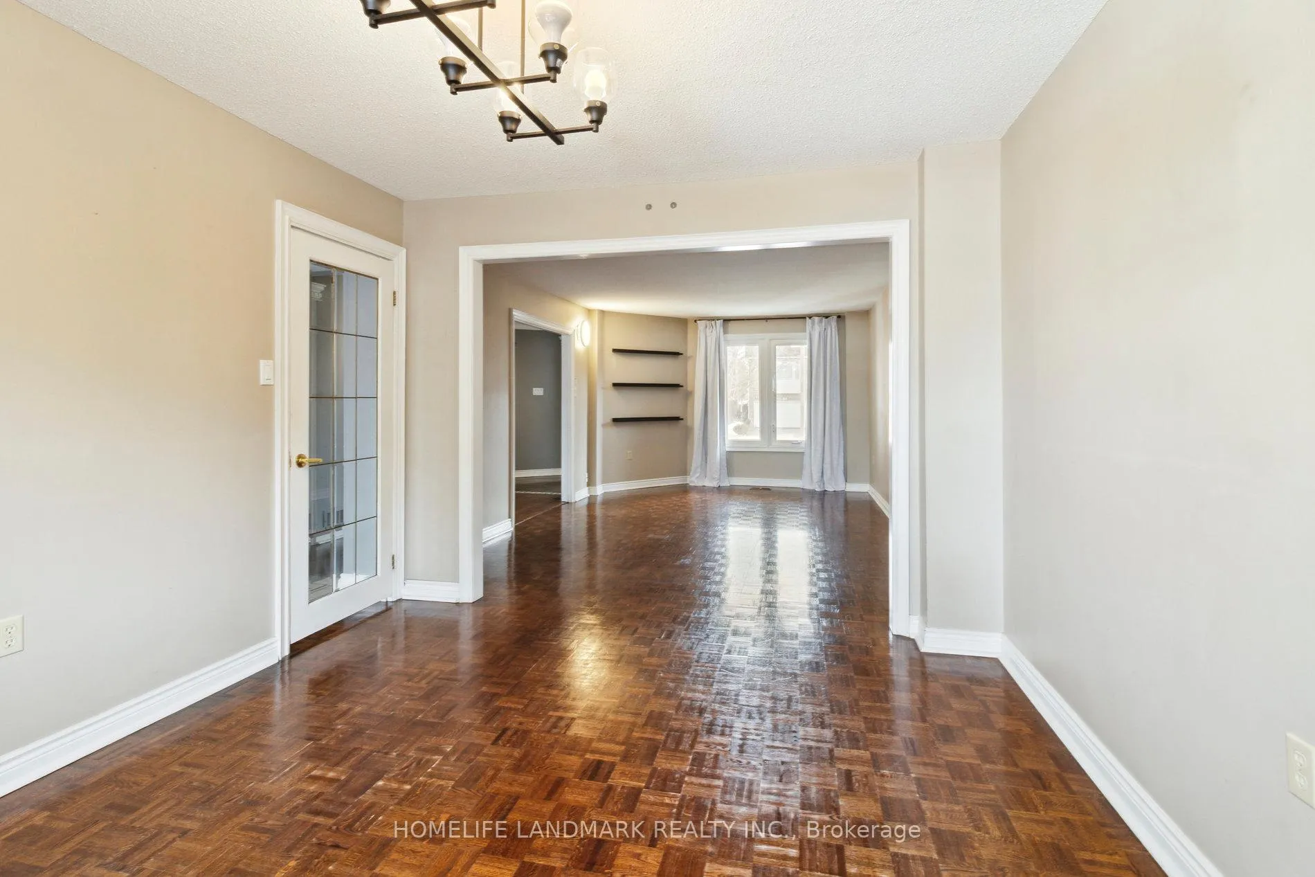 Photo 8 of 249 Charlton Avenue, Vaughan, Brownridge — HOMEH