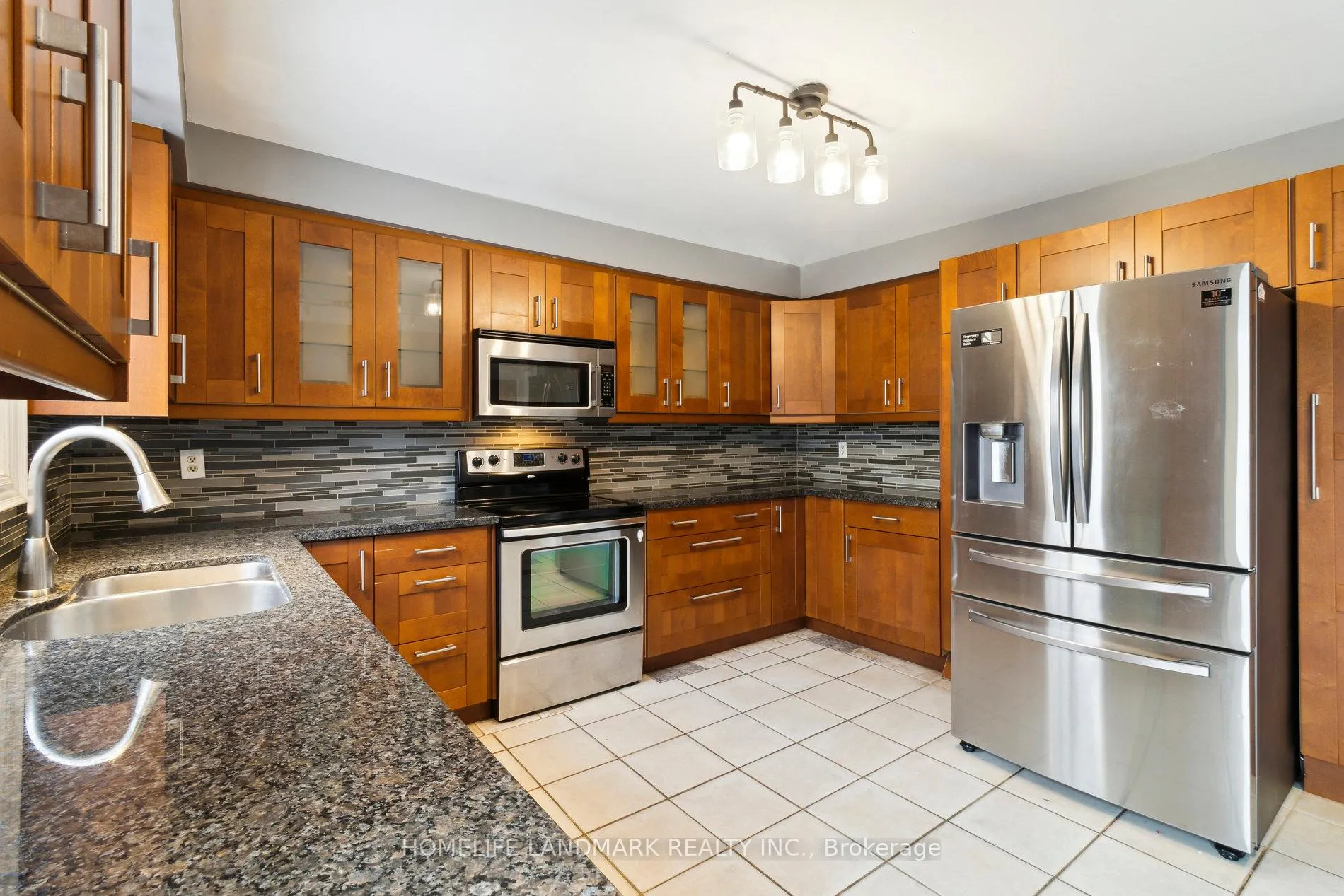 Photo 11 of 249 Charlton Avenue, Vaughan, Brownridge — HOMEH