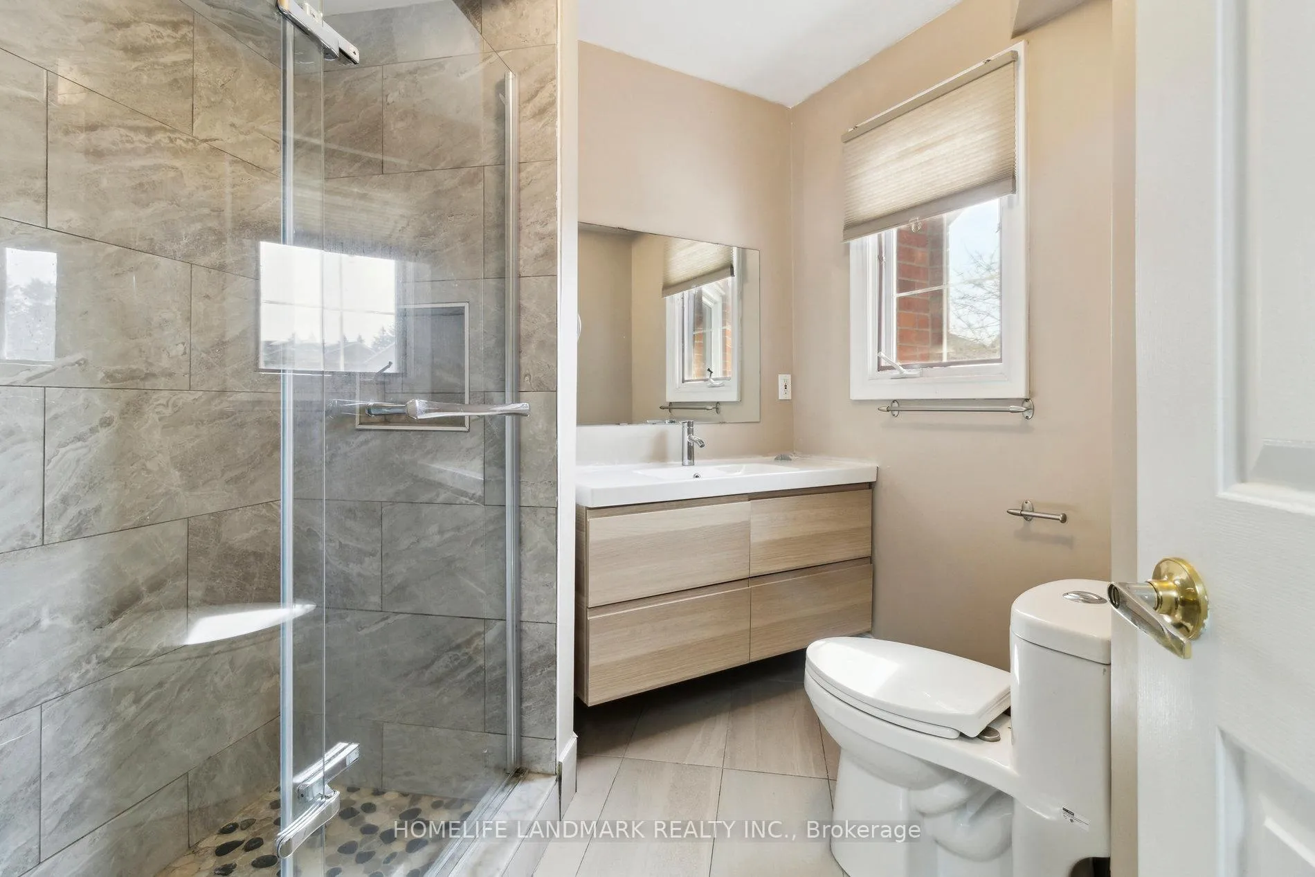 Photo 15 of 249 Charlton Avenue, Vaughan, Brownridge — HOMEH