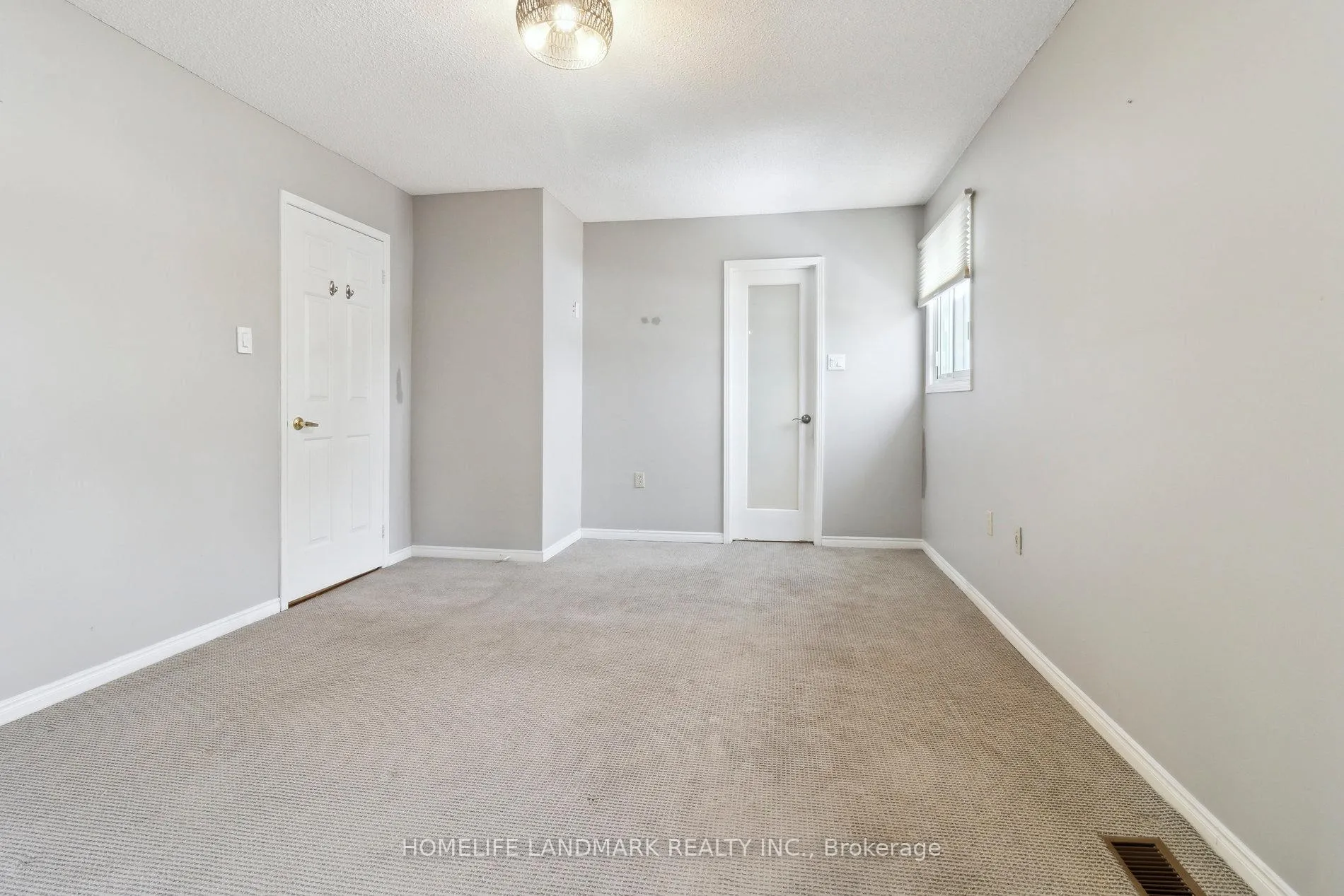 Photo 23 of 249 Charlton Avenue, Vaughan, Brownridge — HOMEH