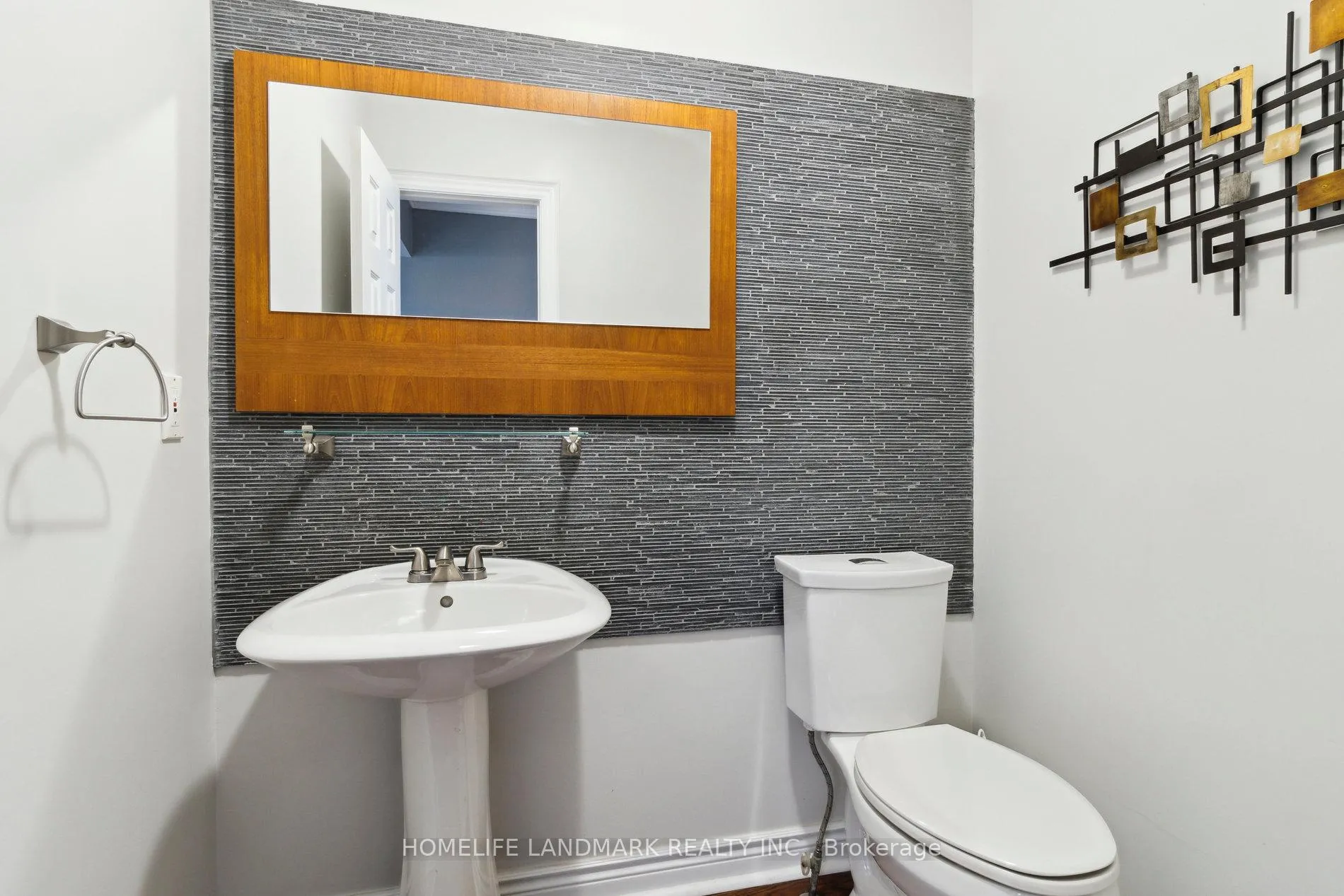 Photo 31 of 249 Charlton Avenue, Vaughan, Brownridge — HOMEH