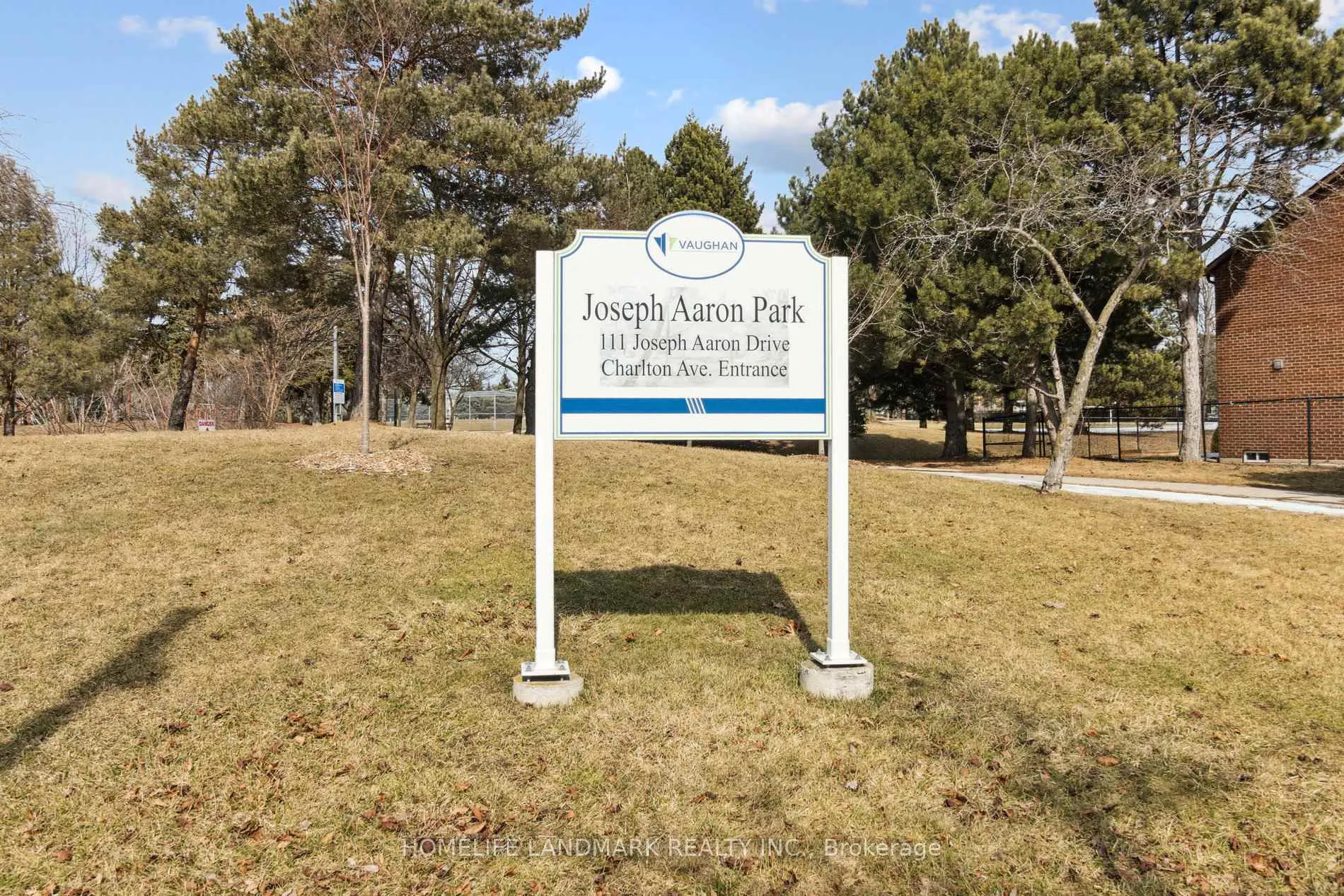 Photo 33 of 249 Charlton Avenue, Vaughan, Brownridge — HOMEH