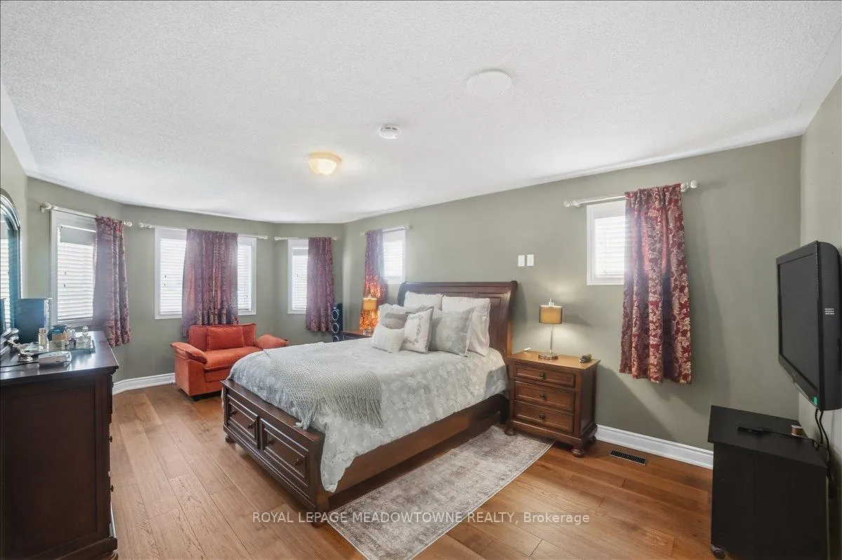 Photo 20 of 3 St Phillip Court, Whitby, Williamsburg — HOMEH