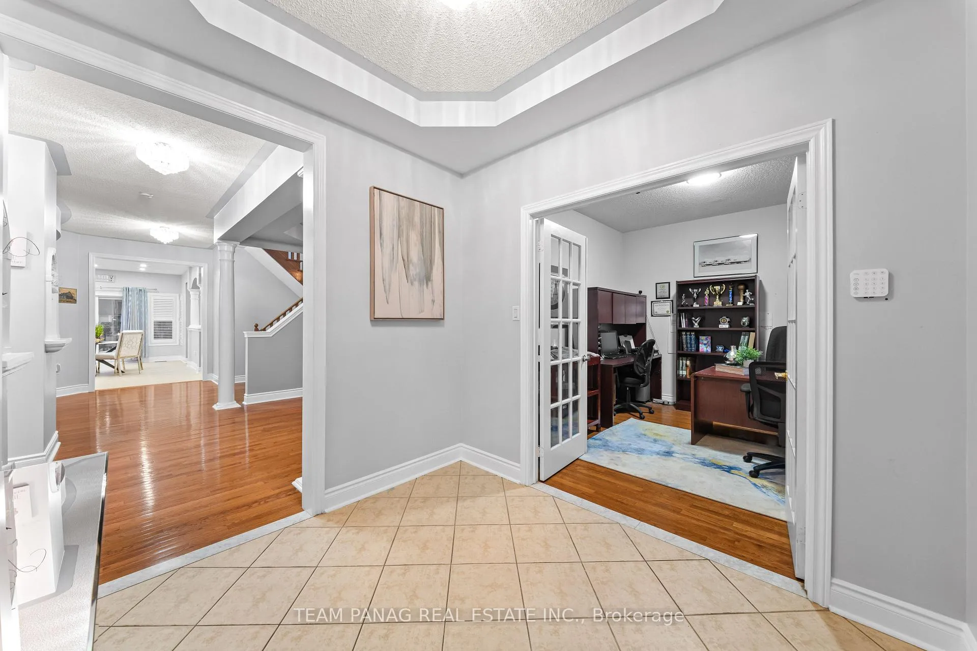 Photo 4 of 23 Fontainebleu Road, Brampton, Vales of Castlemore North — HOMEH