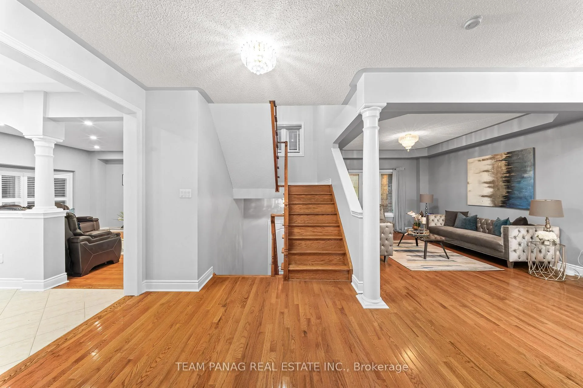 Photo 9 of 23 Fontainebleu Road, Brampton, Vales of Castlemore North — HOMEH