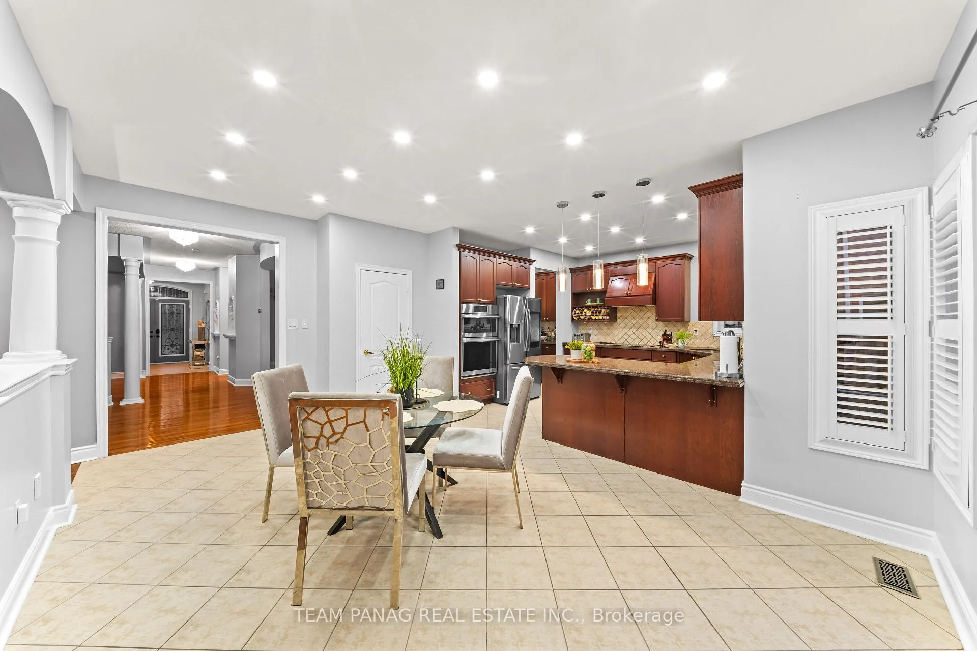 Photo 11 of 23 Fontainebleu Road, Brampton, Vales of Castlemore North — HOMEH