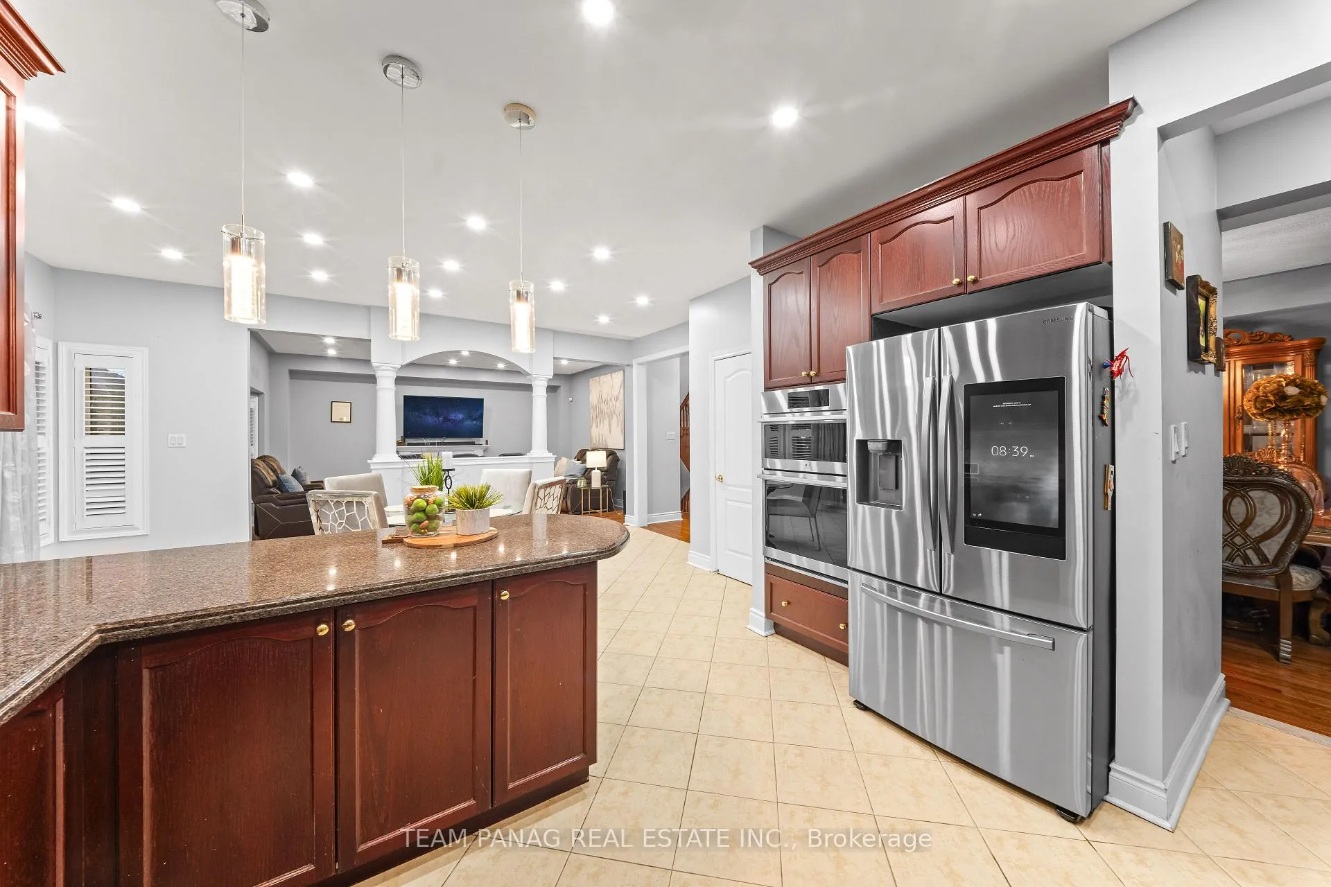 Photo 13 of 23 Fontainebleu Road, Brampton, Vales of Castlemore North — HOMEH