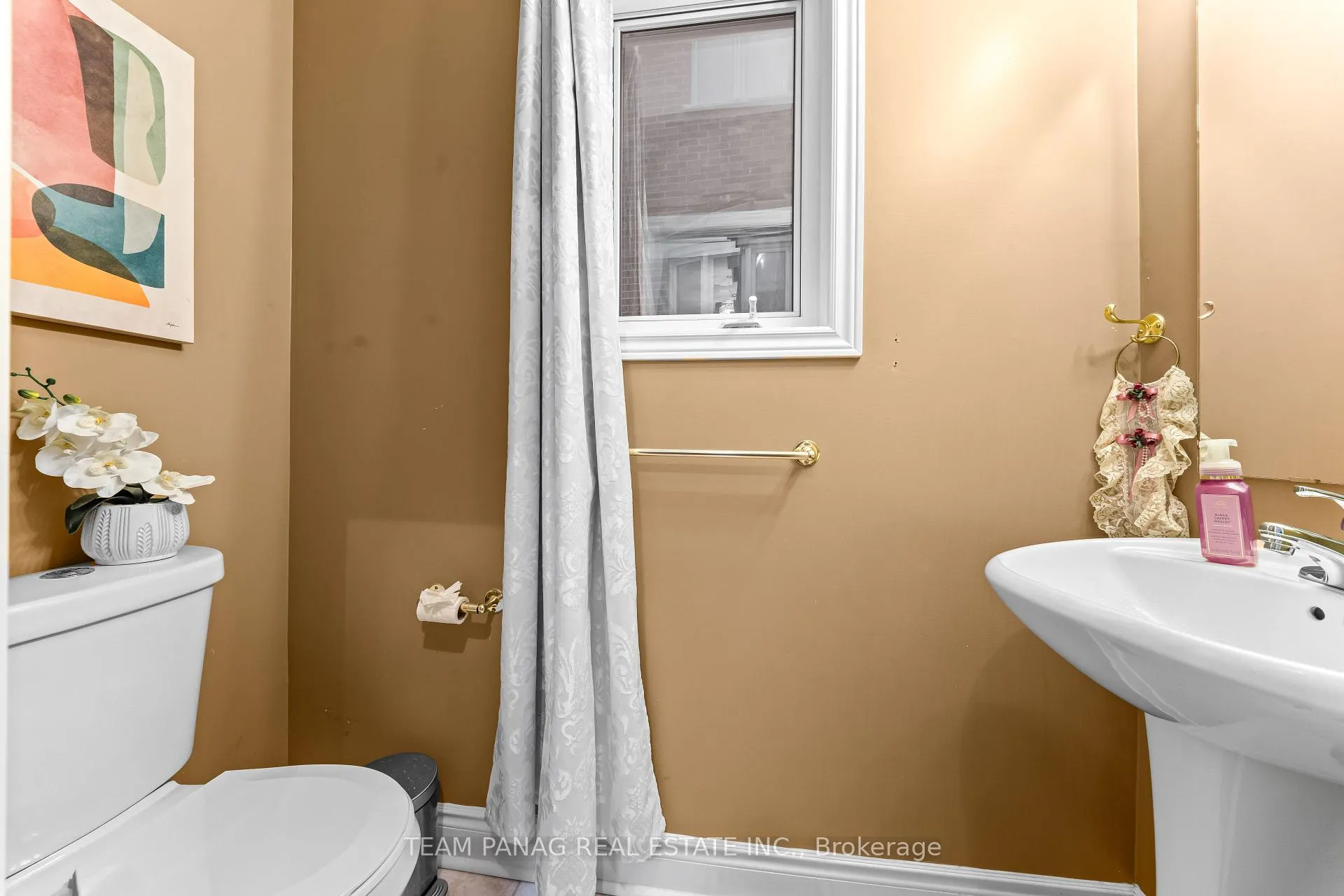 Photo 17 of 23 Fontainebleu Road, Brampton, Vales of Castlemore North — HOMEH