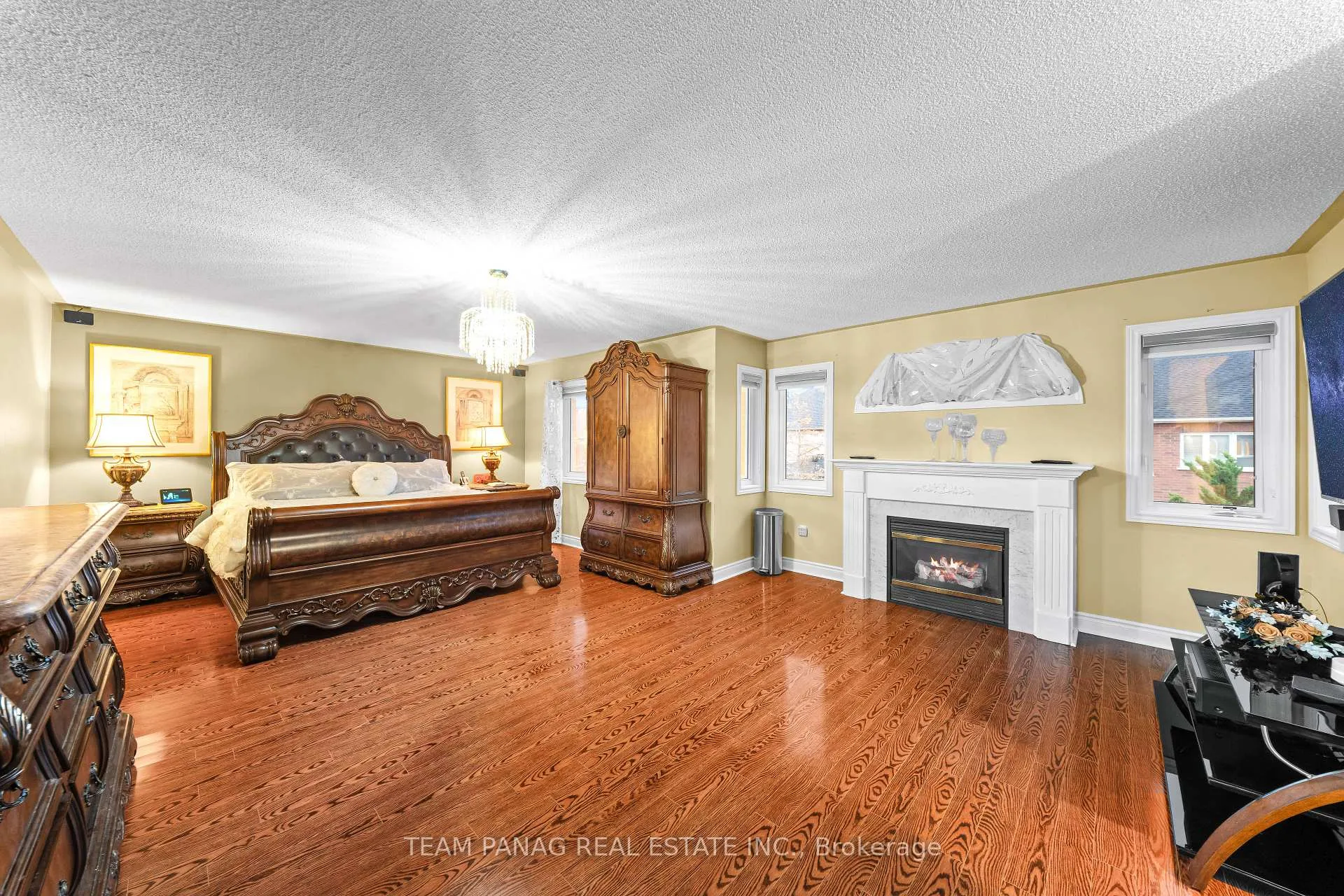 Photo 20 of 23 Fontainebleu Road, Brampton, Vales of Castlemore North — HOMEH