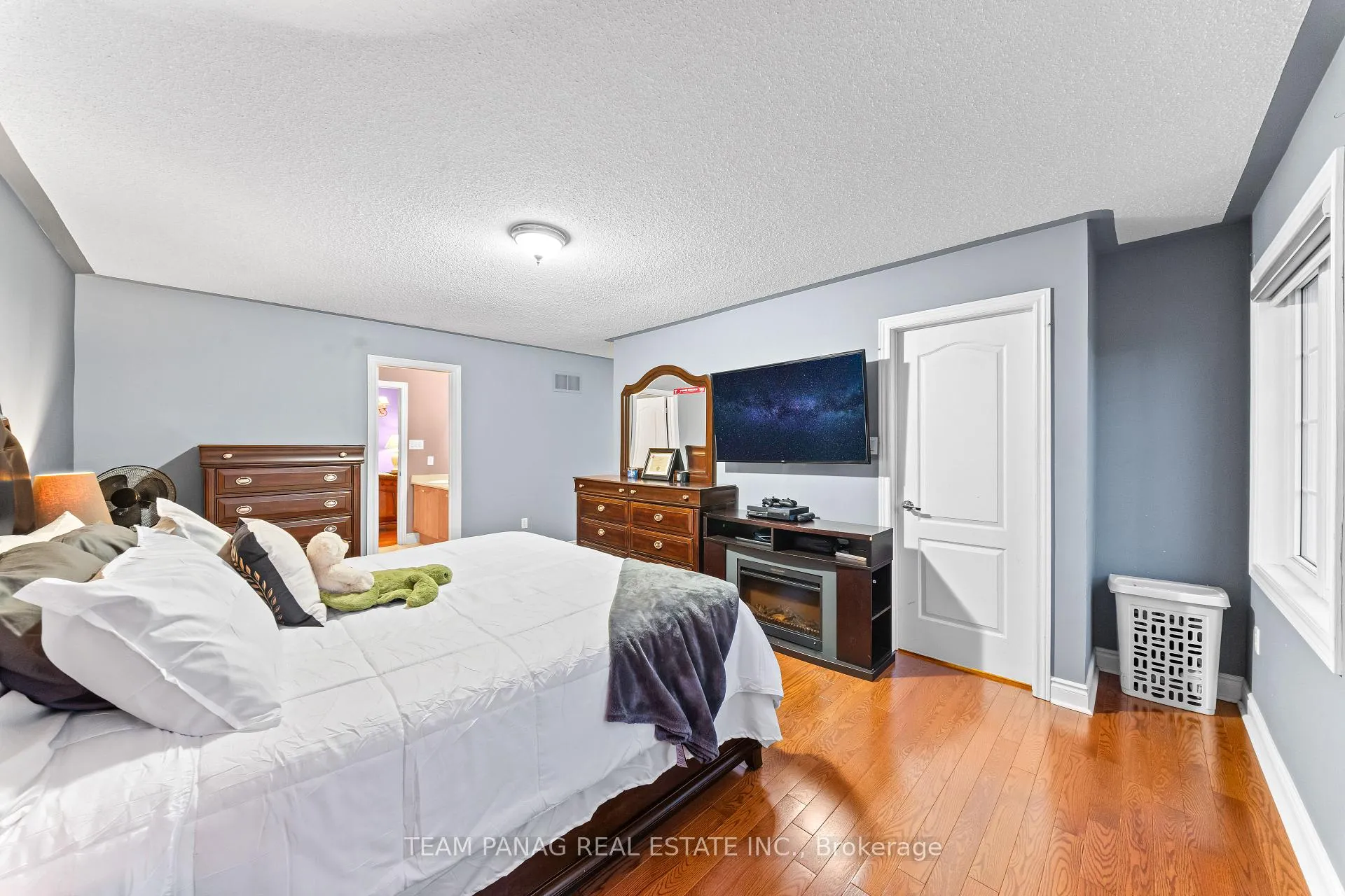 Photo 27 of 23 Fontainebleu Road, Brampton, Vales of Castlemore North — HOMEH
