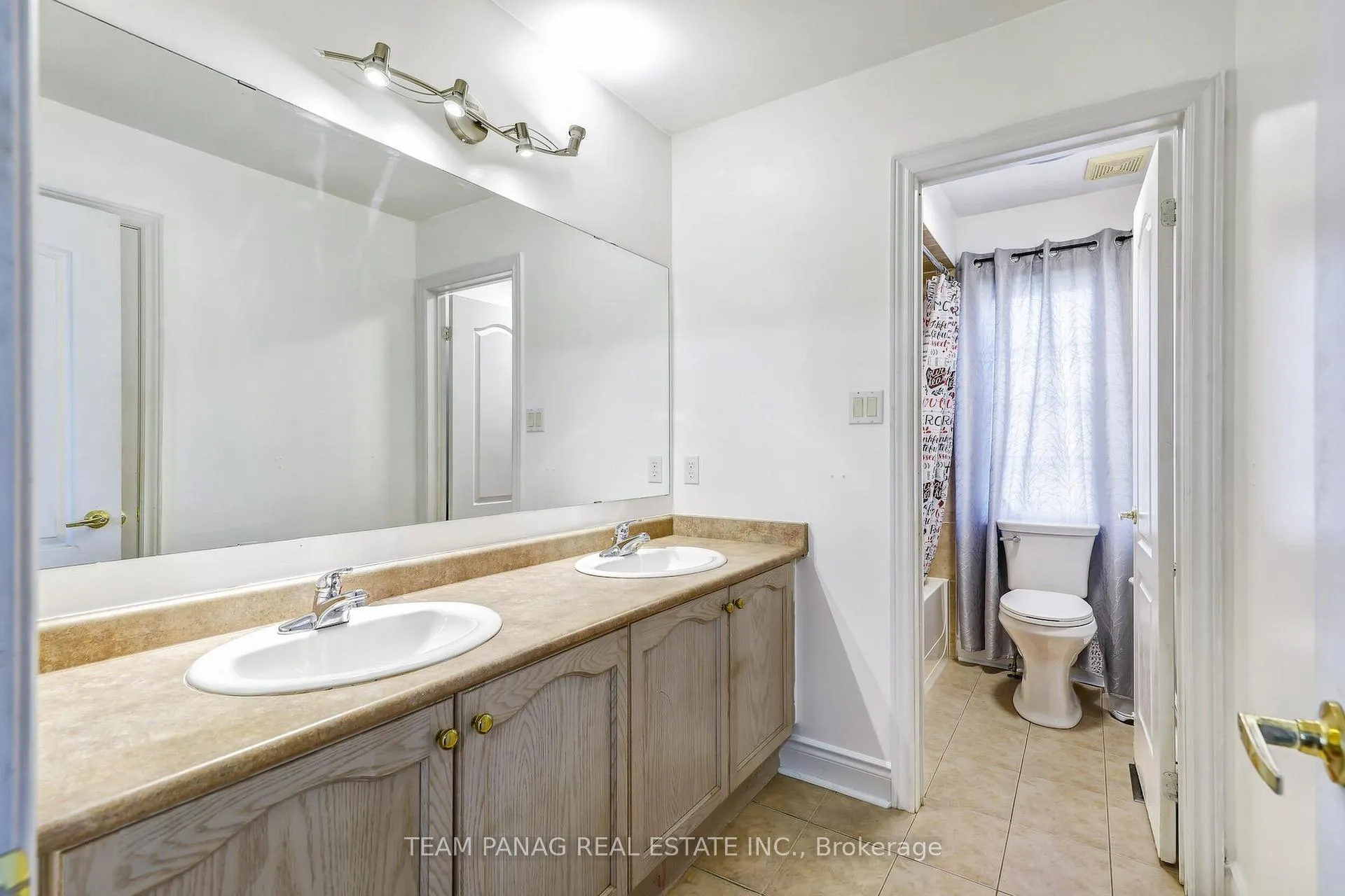Photo 32 of 23 Fontainebleu Road, Brampton, Vales of Castlemore North — HOMEH