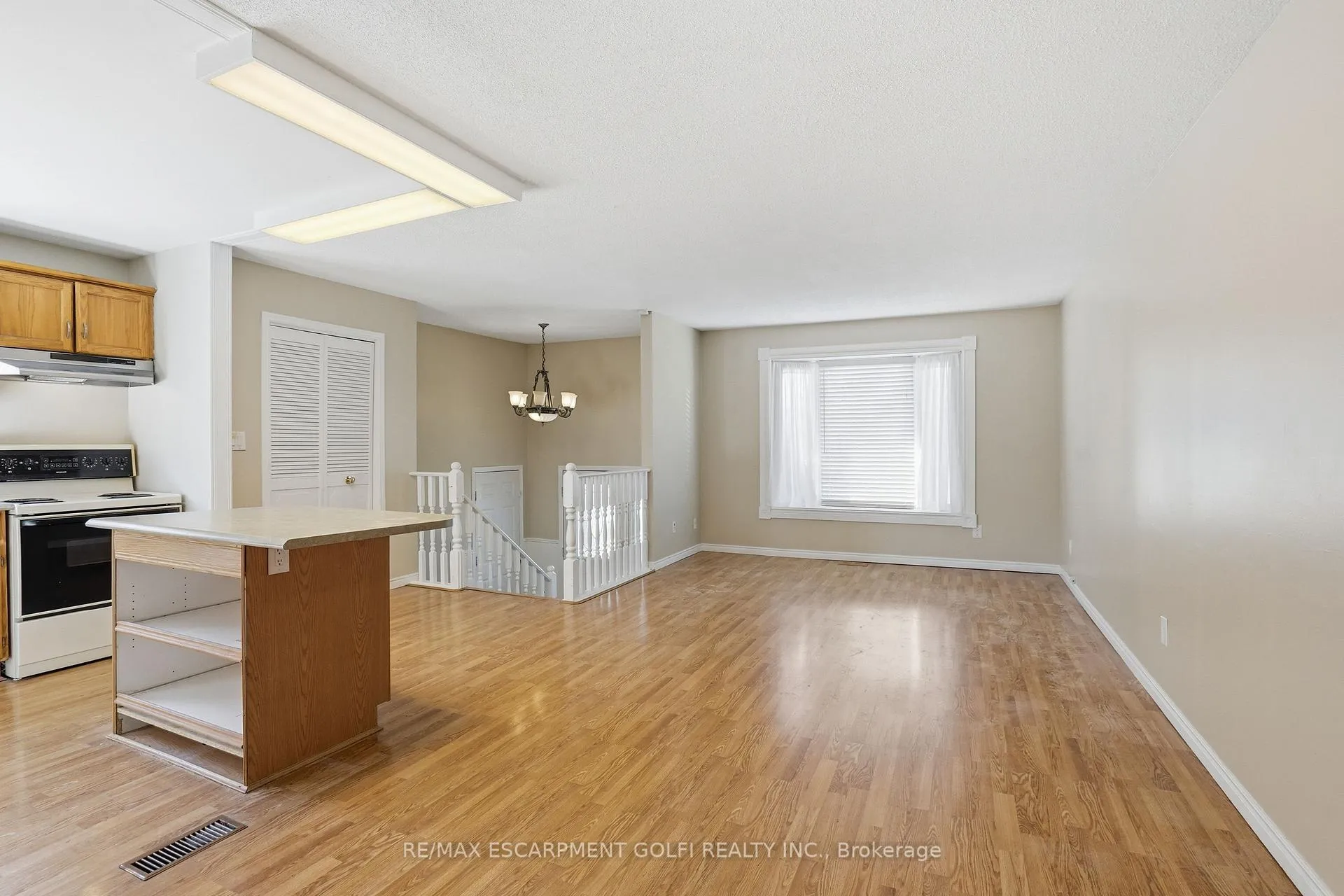 Photo 8 of 3905 Old Orchard Way, Lincoln, Lincoln-Jordan/Vineland — HOMEH