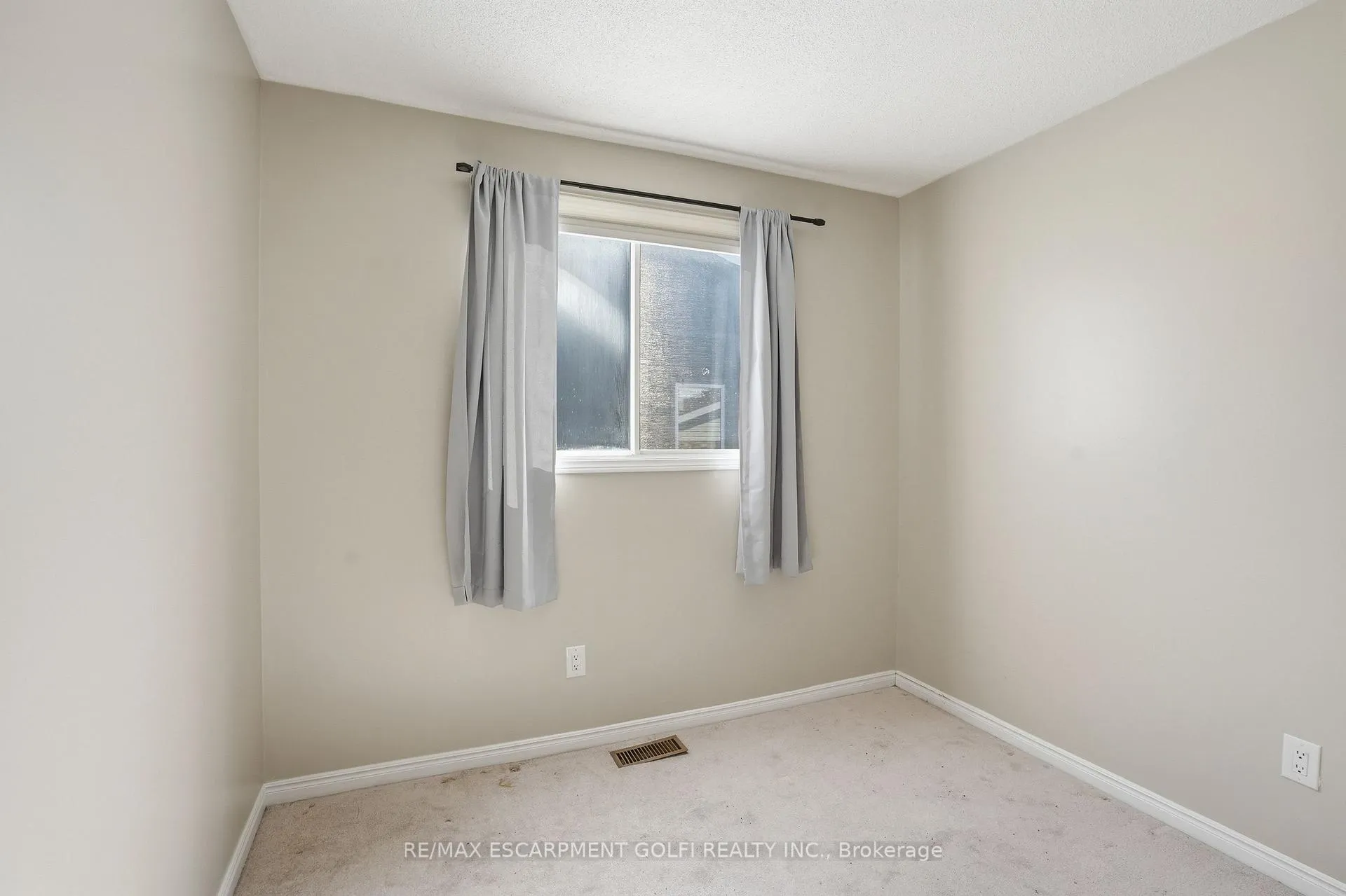 Photo 14 of 3905 Old Orchard Way, Lincoln, Lincoln-Jordan/Vineland — HOMEH
