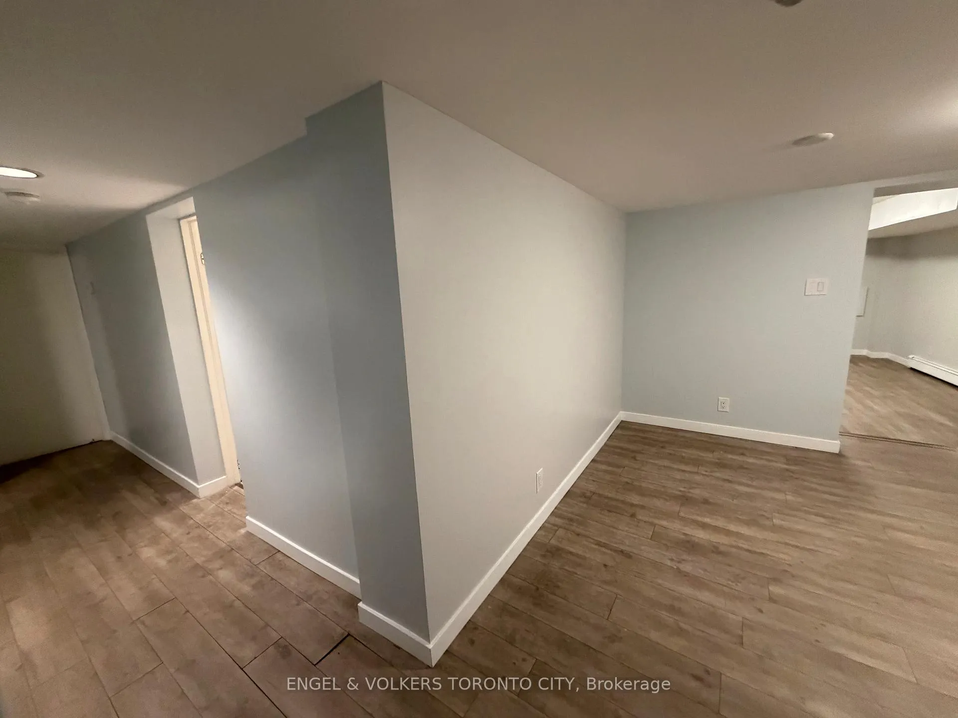Photo 3 of Unit 2B, 10 Mosley Street, Aurora, Aurora Village — HOMEH