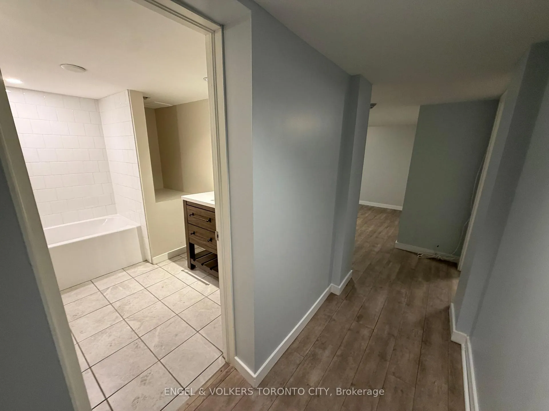 Photo 8 of Unit 2B, 10 Mosley Street, Aurora, Aurora Village — HOMEH