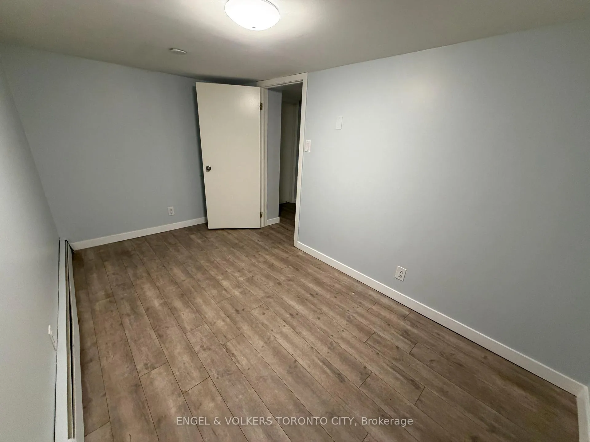 Photo 11 of Unit 2B, 10 Mosley Street, Aurora, Aurora Village — HOMEH