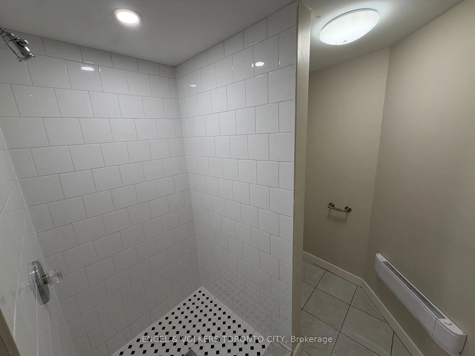 Photo 15 of Unit 2B, 10 Mosley Street, Aurora, Aurora Village — HOMEH