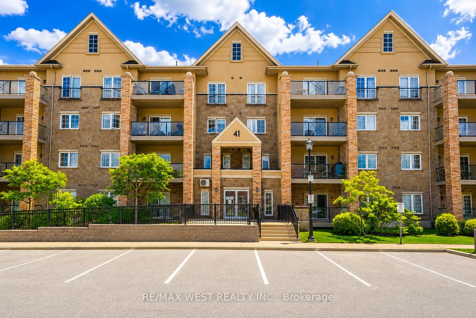 Front of Unit 110, 41 Ferndale Drive S