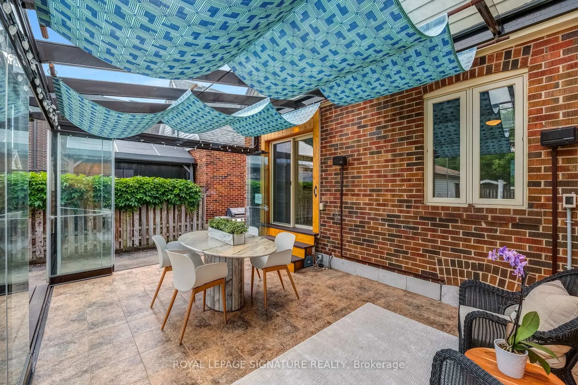 Photo 12 of 142 Divadale Drive, Toronto, Leaside — HOMEH