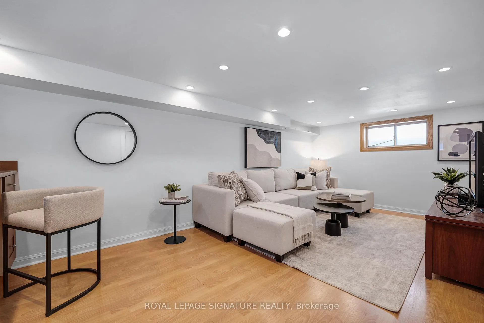 Photo 17 of 142 Divadale Drive, Toronto, Leaside — HOMEH