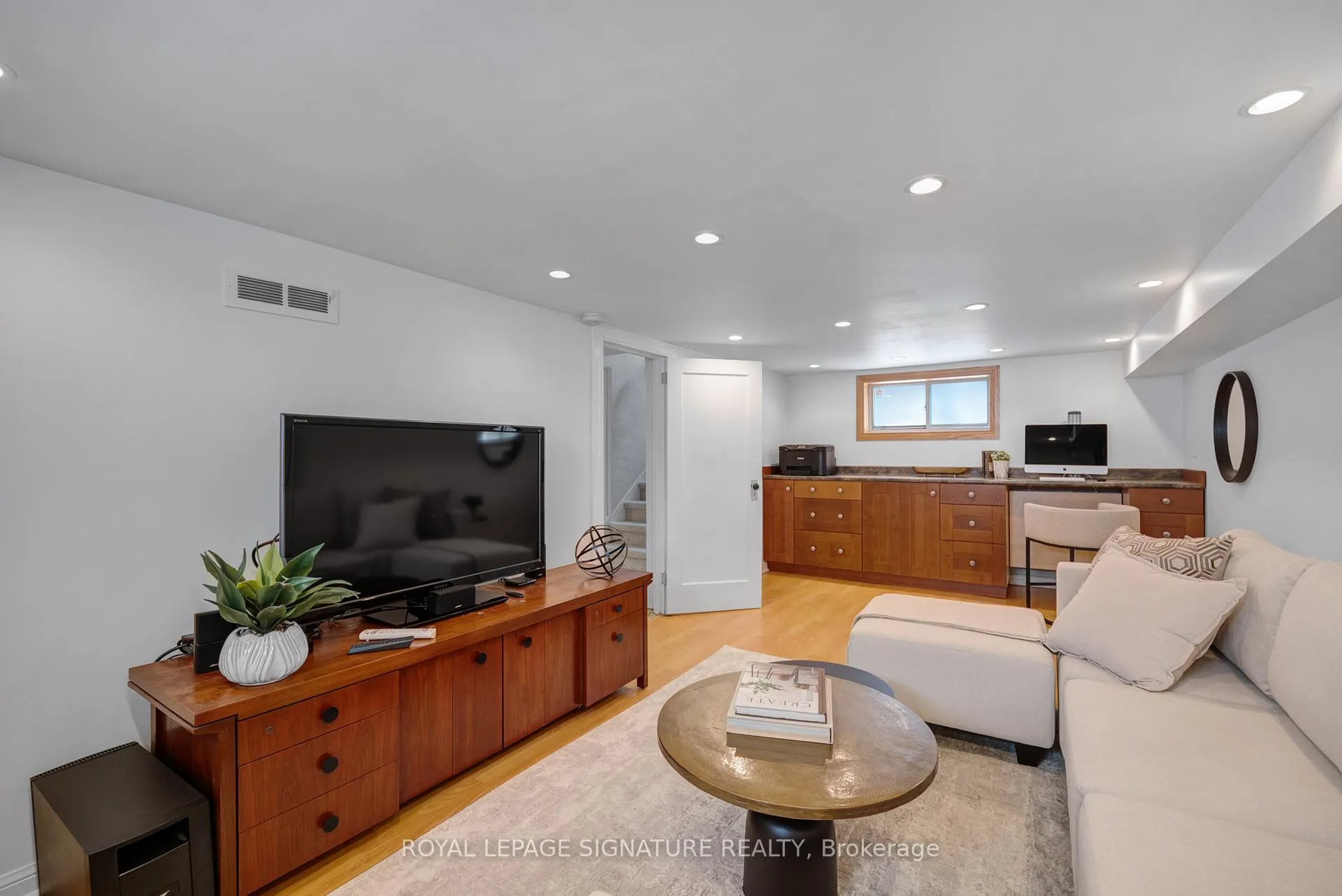 Photo 19 of 142 Divadale Drive, Toronto, Leaside — HOMEH