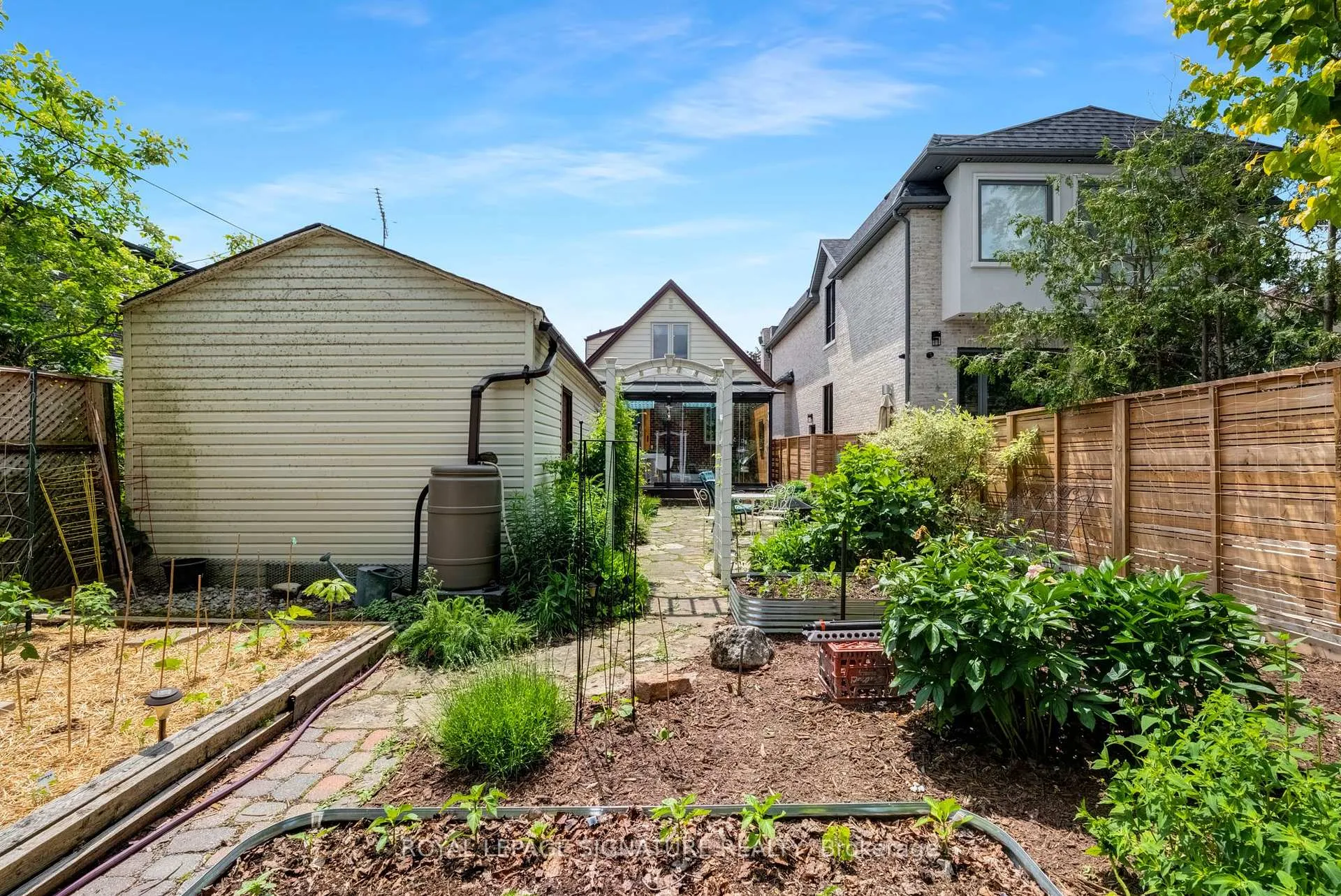 Photo 26 of 142 Divadale Drive, Toronto, Leaside — HOMEH