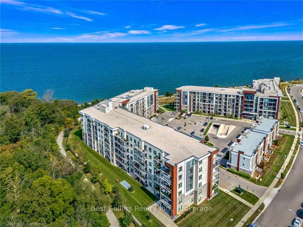 Front of Unit 208, 125 Shoreview Place