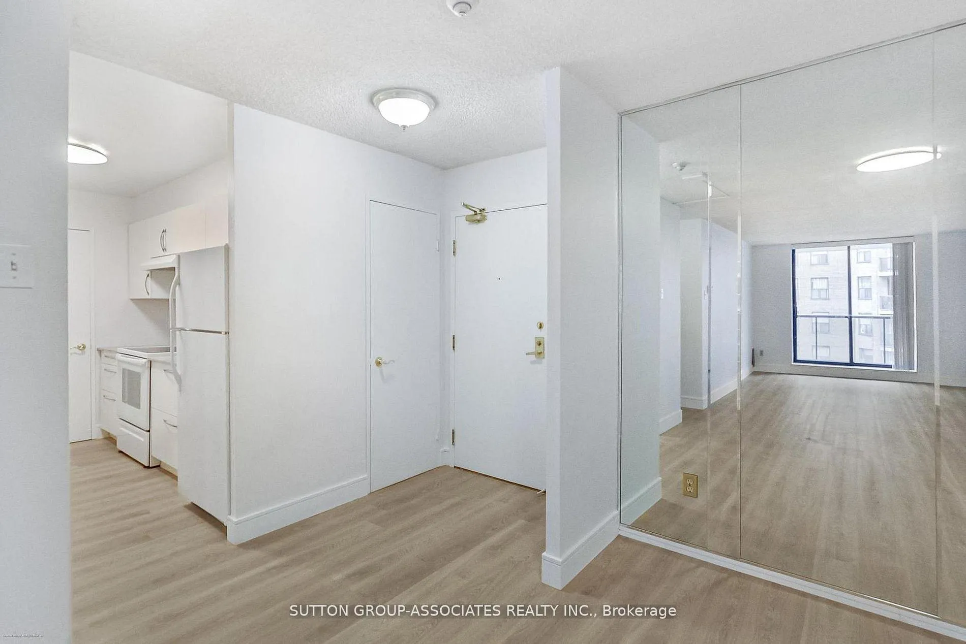 Photo 2 of Unit 804, 250 Jarvis Street, Toronto, Church-Yonge Corridor — HOMEH