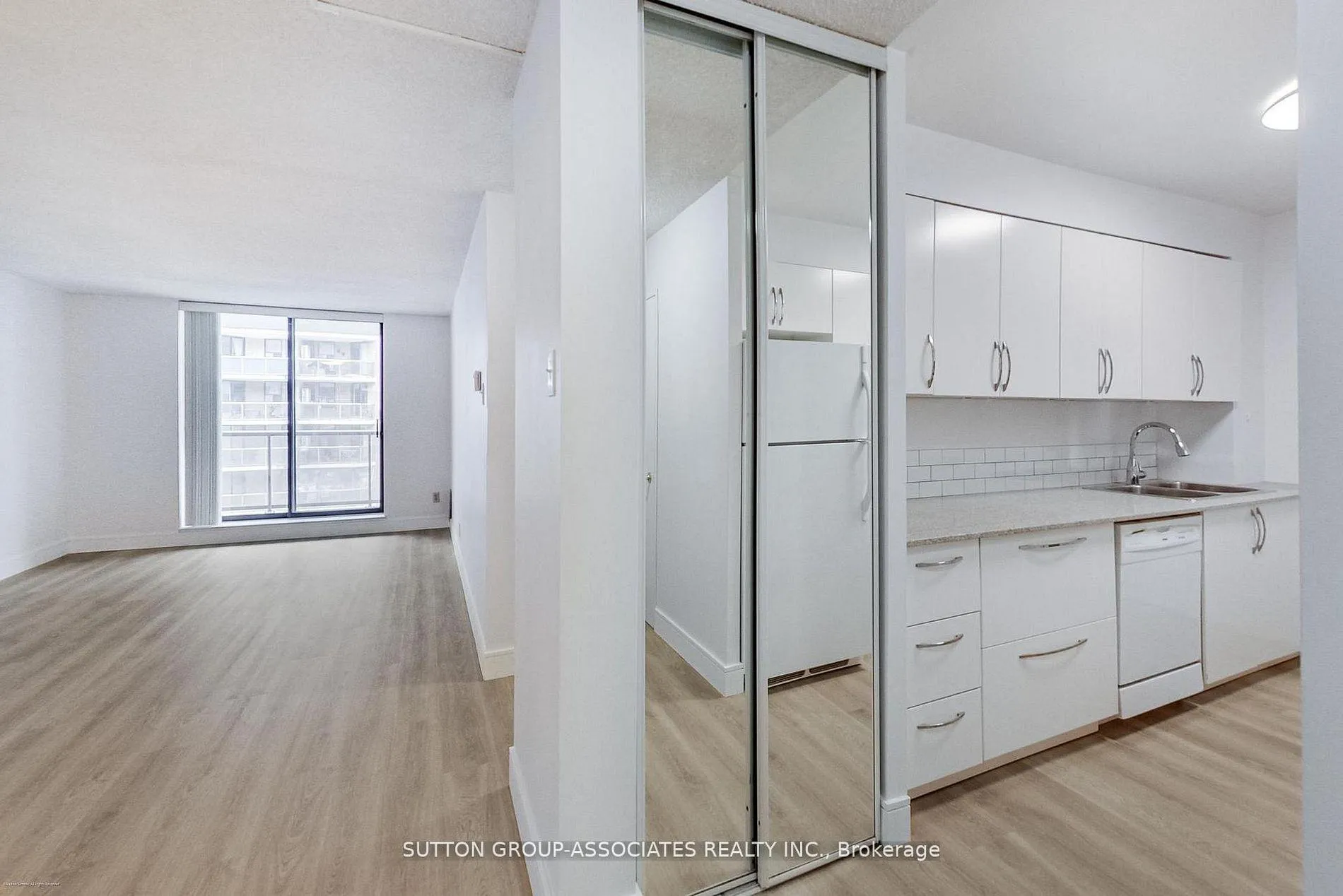 Photo 3 of Unit 804, 250 Jarvis Street, Toronto, Church-Yonge Corridor — HOMEH
