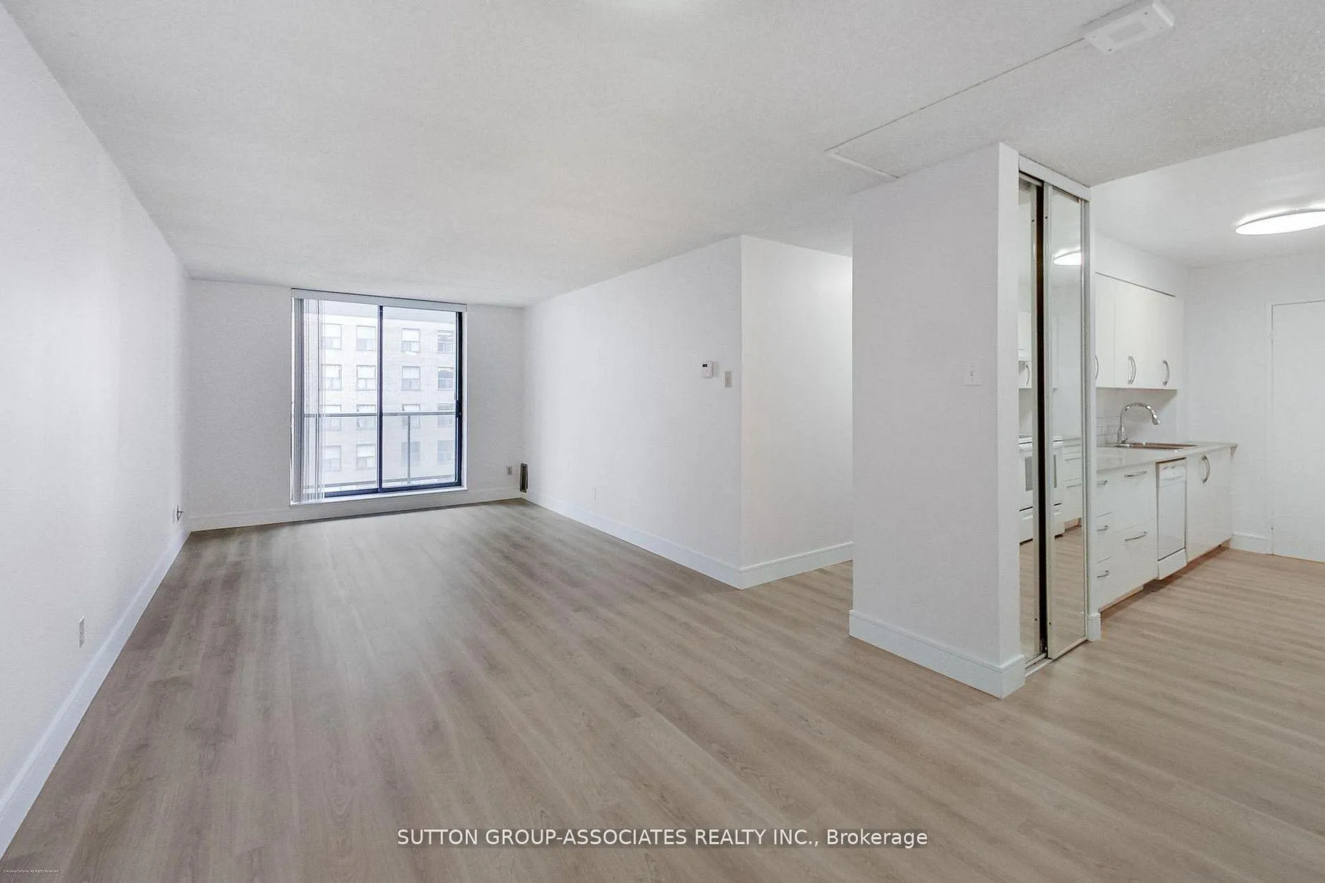 Photo 11 of Unit 804, 250 Jarvis Street, Toronto, Church-Yonge Corridor — HOMEH