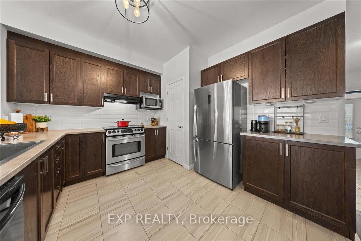 Photo 8 of 28 Hackney Private, Ottawa, Kanata - Emerald Meadows/Trailwest — HOMEH
