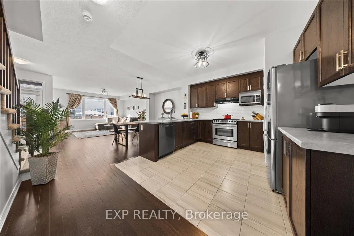 Photo 9 of 28 Hackney Private, Ottawa, Kanata - Emerald Meadows/Trailwest — HOMEH