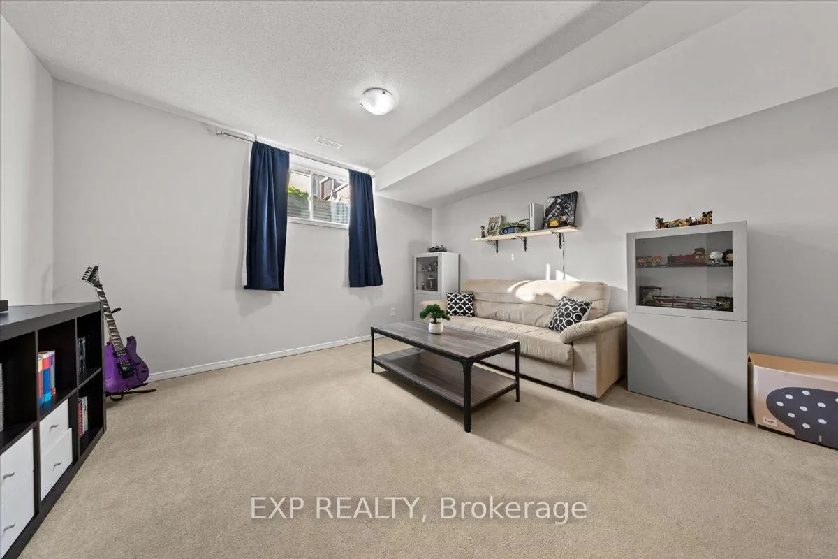 Photo 24 of 28 Hackney Private, Ottawa, Kanata - Emerald Meadows/Trailwest — HOMEH