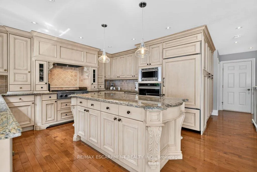 Photo 11 of 3312 Lakeland Crescent, Burlington, Roseland — HOMEH
