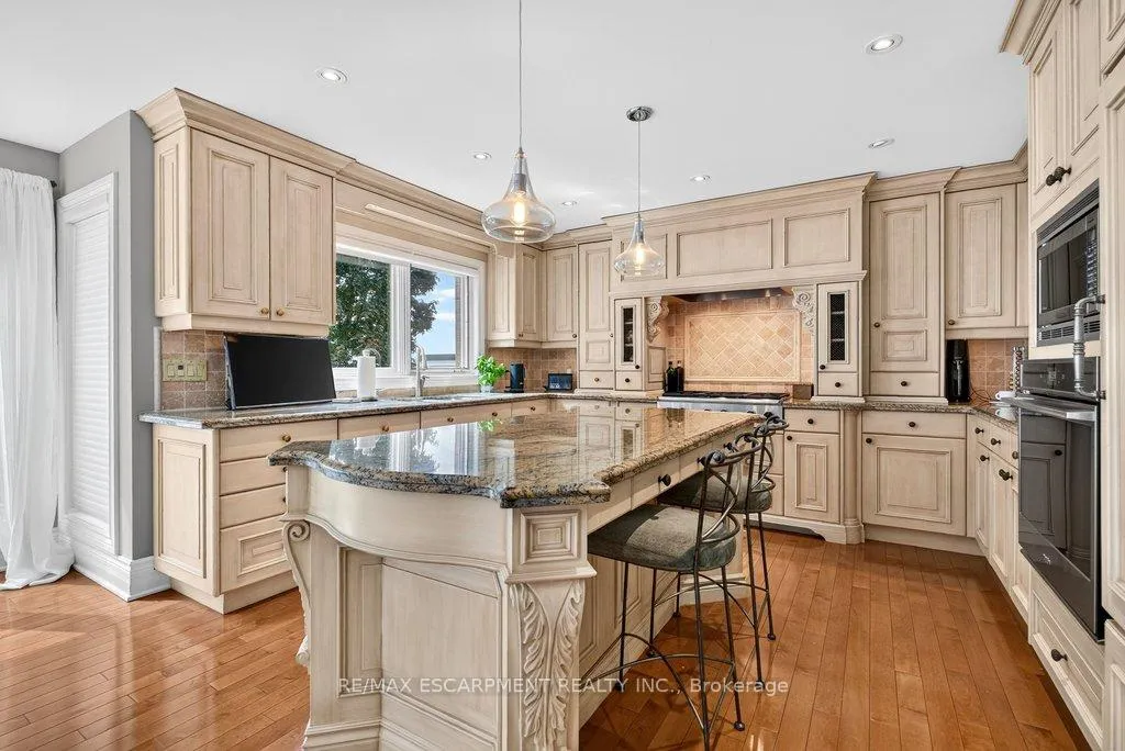Photo 13 of 3312 Lakeland Crescent, Burlington, Roseland — HOMEH