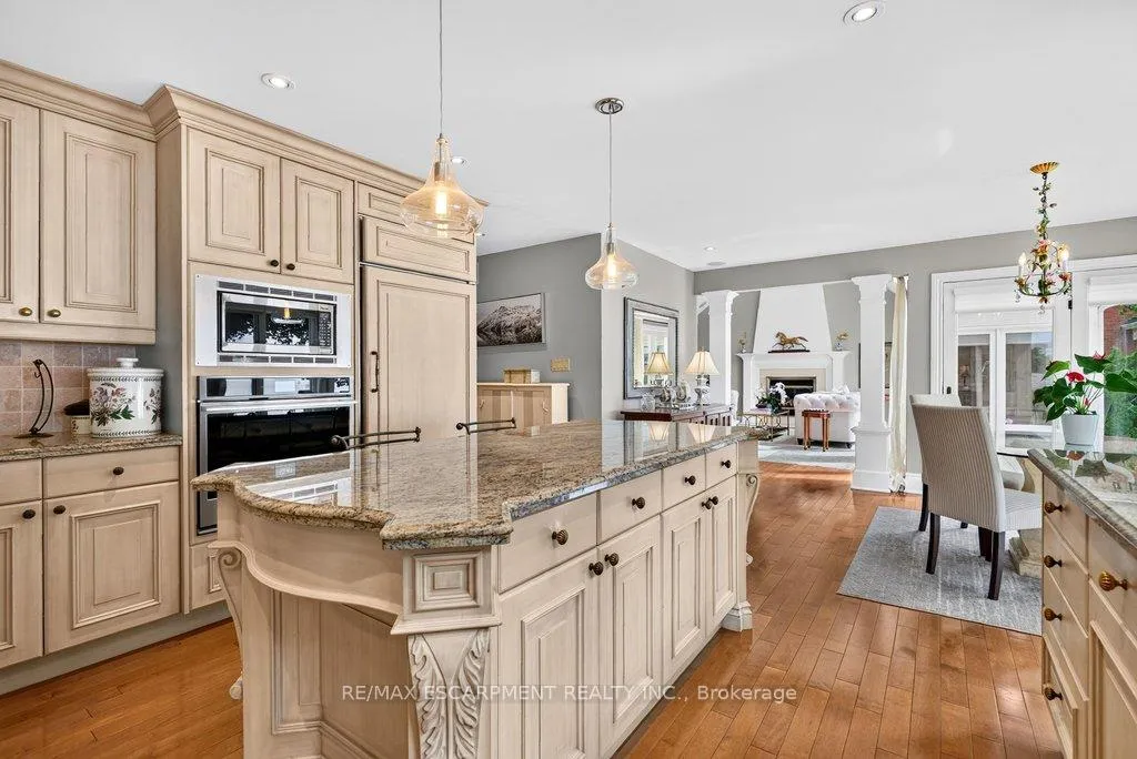 Photo 14 of 3312 Lakeland Crescent, Burlington, Roseland — HOMEH