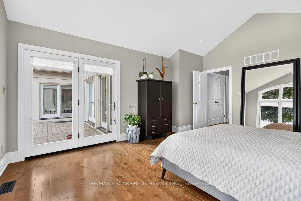 Photo 16 of 3312 Lakeland Crescent, Burlington, Roseland — HOMEH