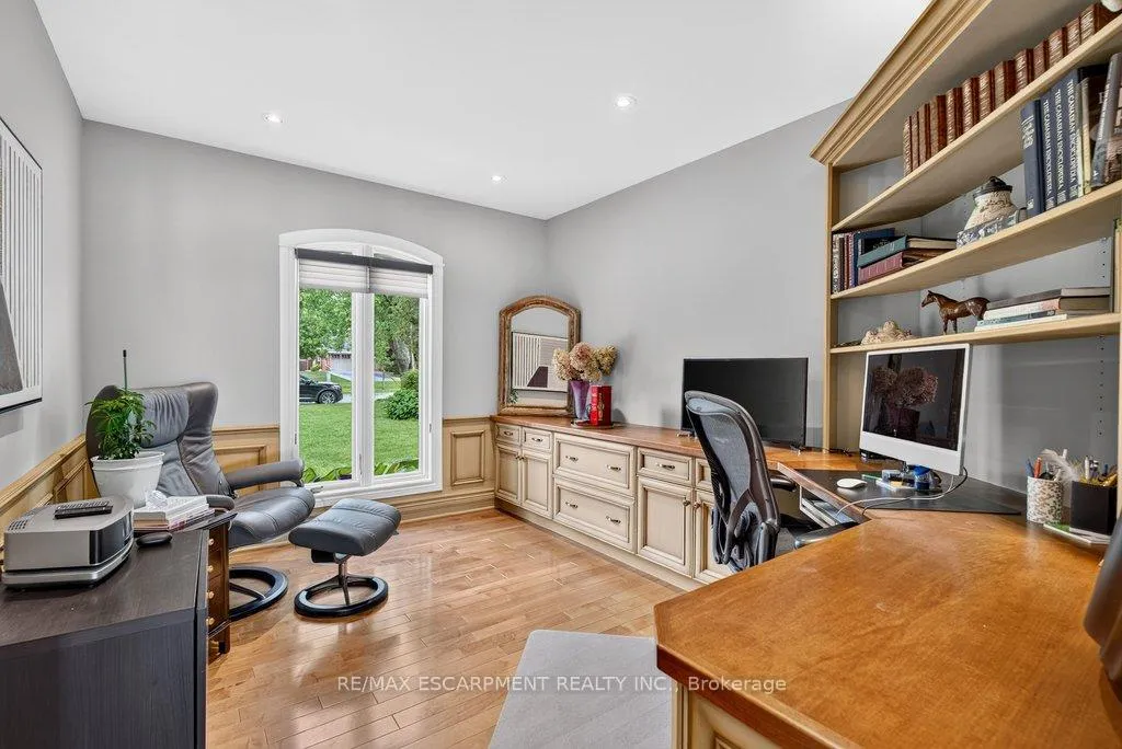Photo 19 of 3312 Lakeland Crescent, Burlington, Roseland — HOMEH