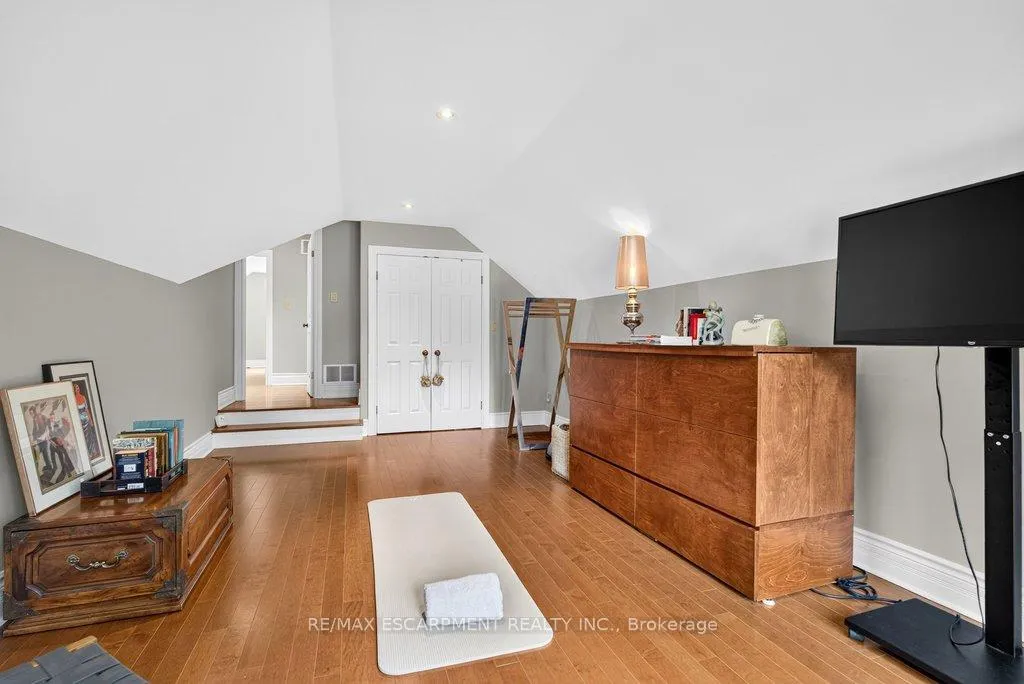 Photo 27 of 3312 Lakeland Crescent, Burlington, Roseland — HOMEH