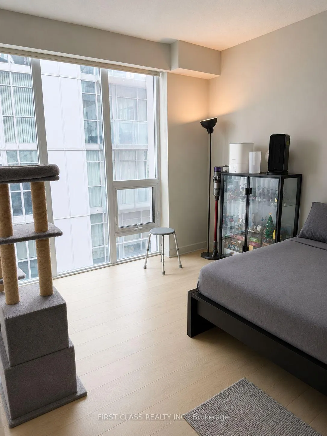 Photo 9 of Unit 903, 126 Simcoe Street, Toronto, Waterfront Communities — HOMEH