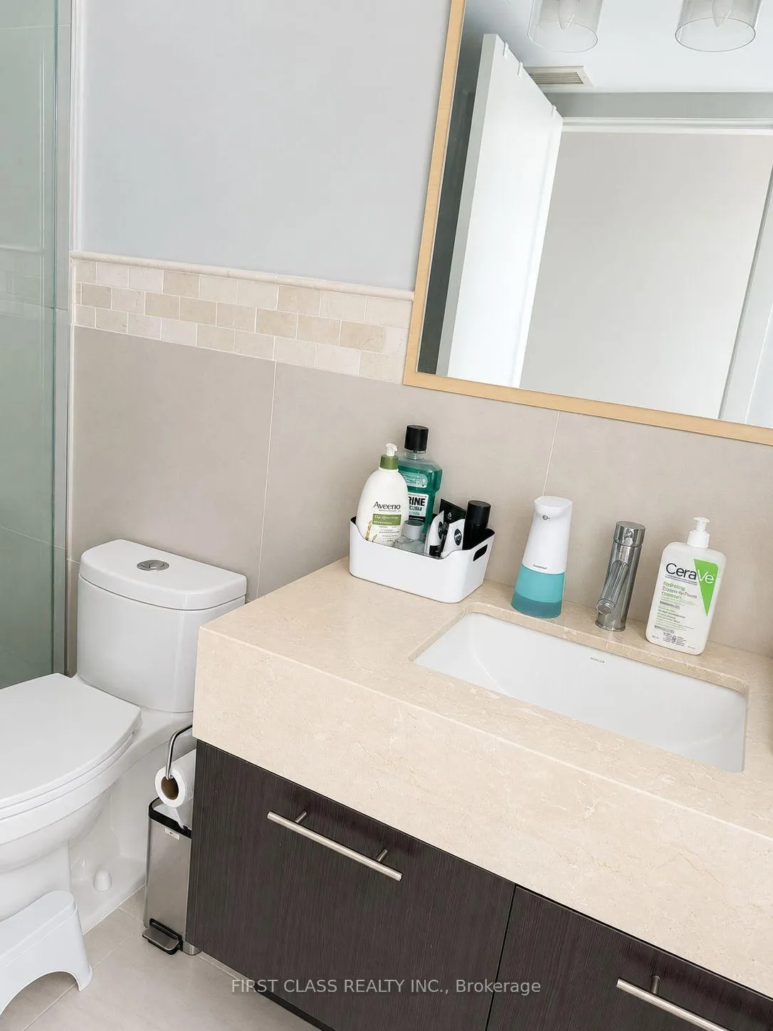 Photo 11 of Unit 903, 126 Simcoe Street, Toronto, Waterfront Communities — HOMEH