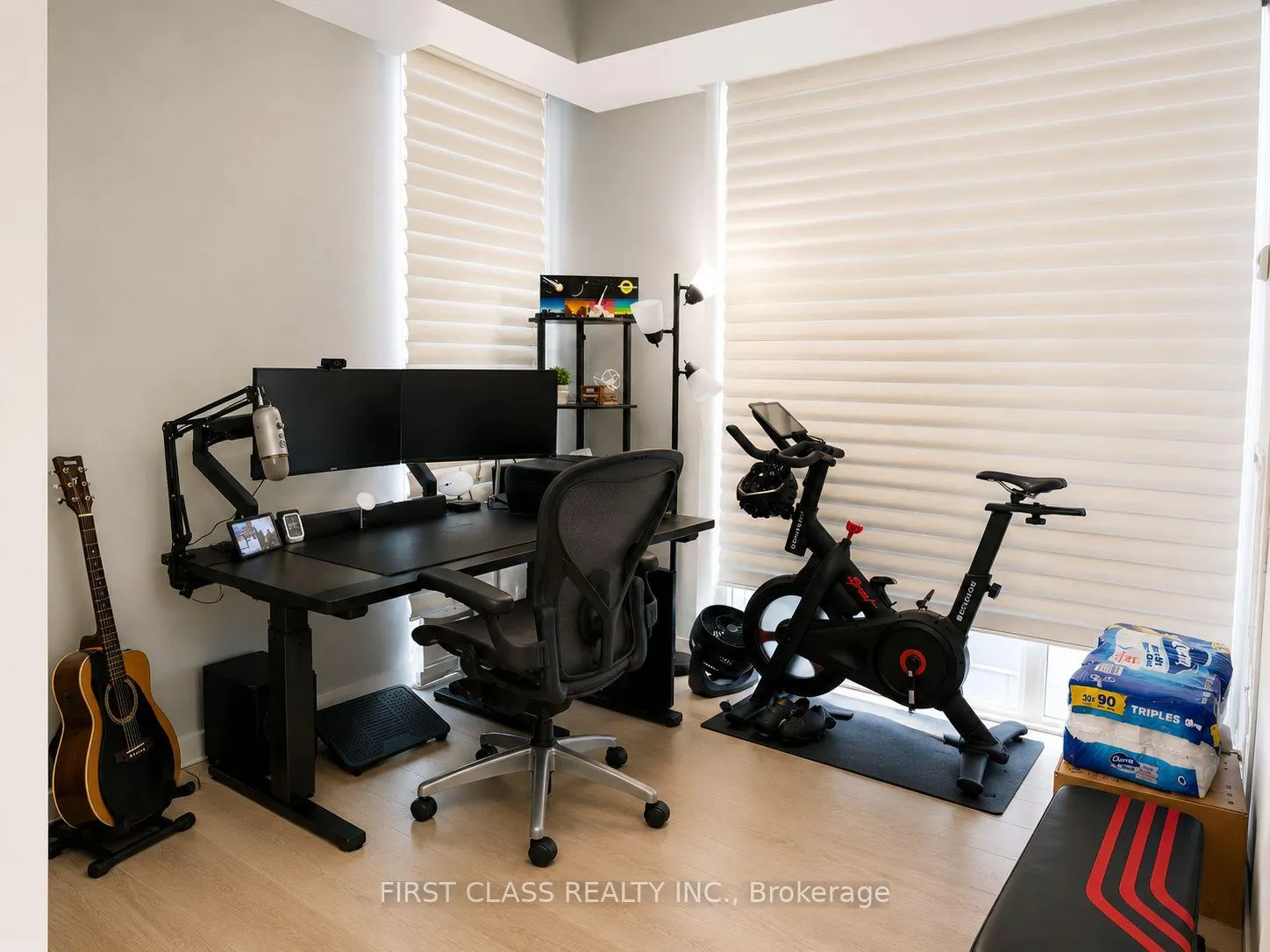Photo 13 of Unit 903, 126 Simcoe Street, Toronto, Waterfront Communities — HOMEH