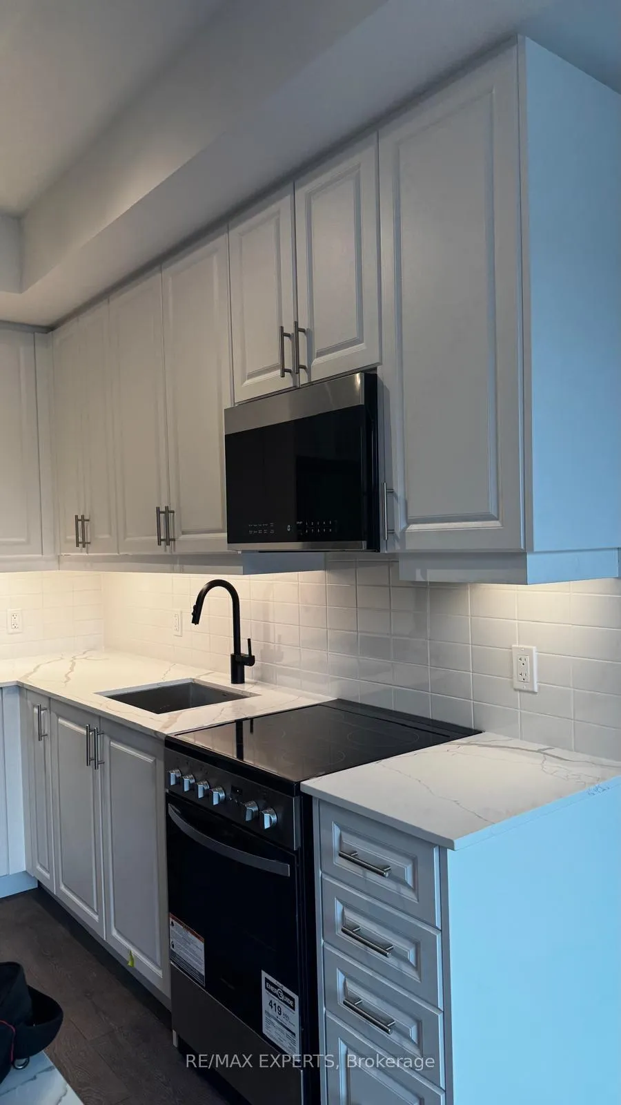 Photo 9 of Unit 814, 2333 Khalsa Gate, Oakville, Westmount — HOMEH