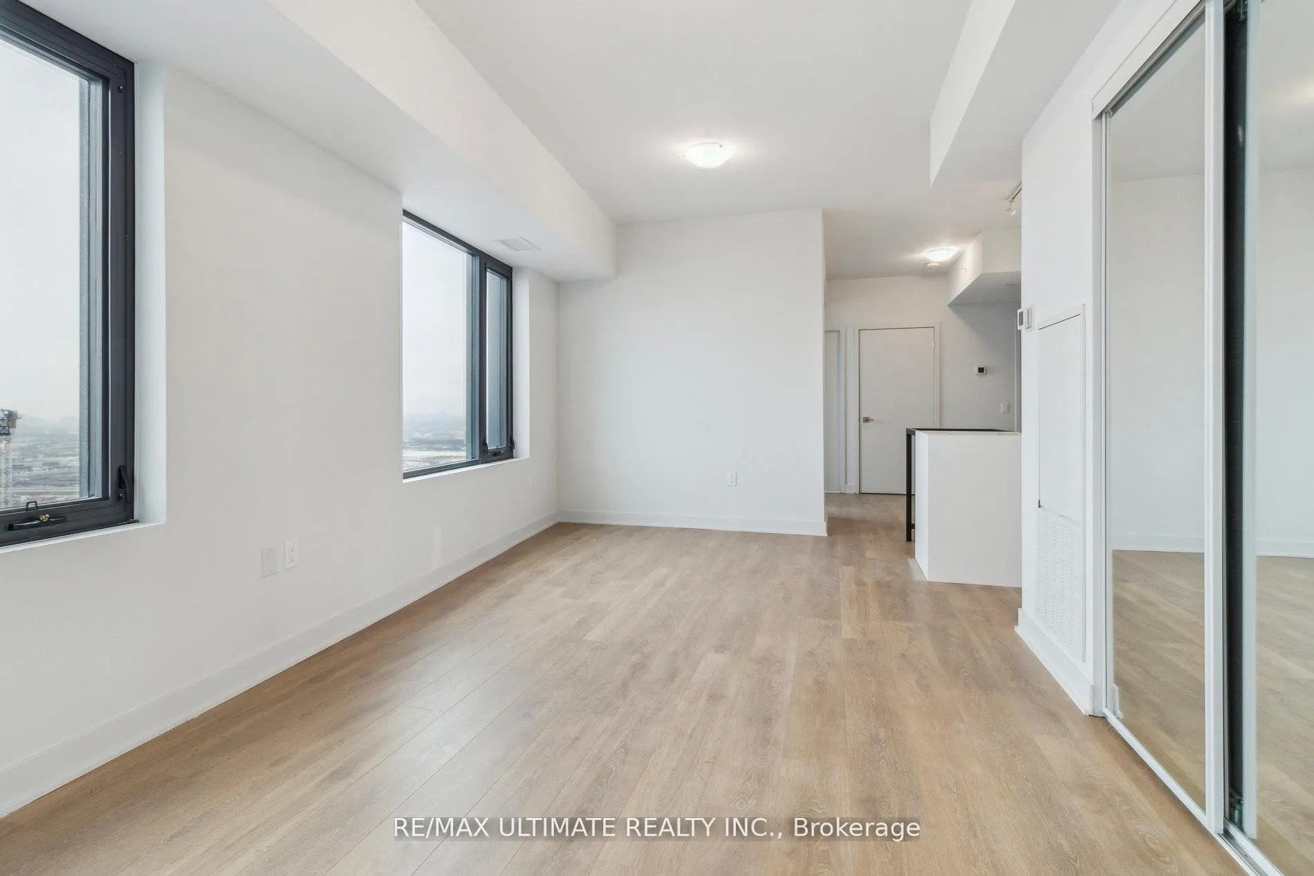 Photo 9 of Unit 5002, 2920 Highway 7 Road, Vaughan, Concord — HOMEH