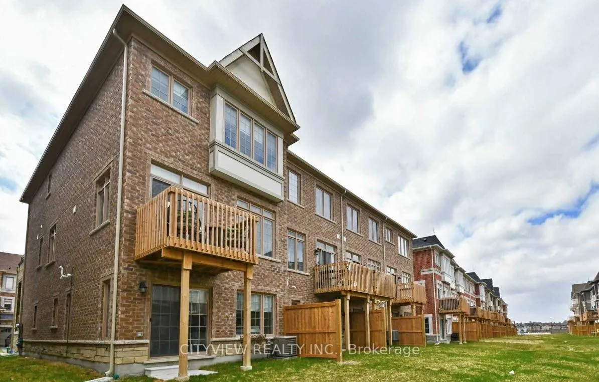 Photo 3 of 90 Sandwell Street, Vaughan, Vellore Village — HOMEH