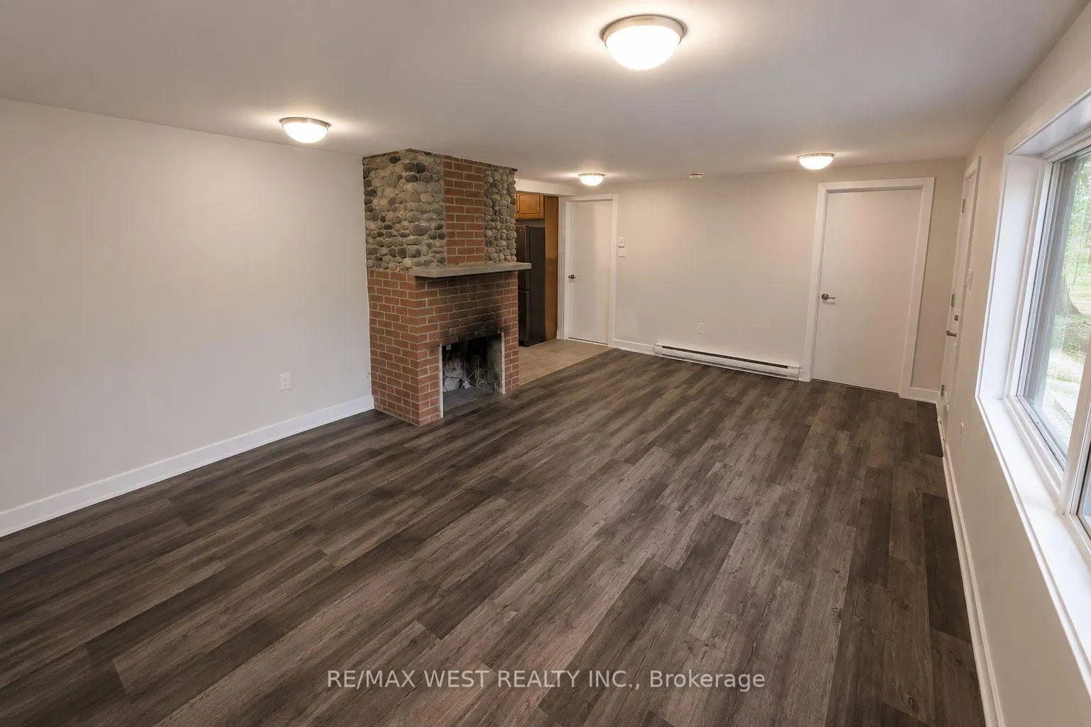 Photo 5 of 91 30th Street N, Wasaga Beach — HOMEH