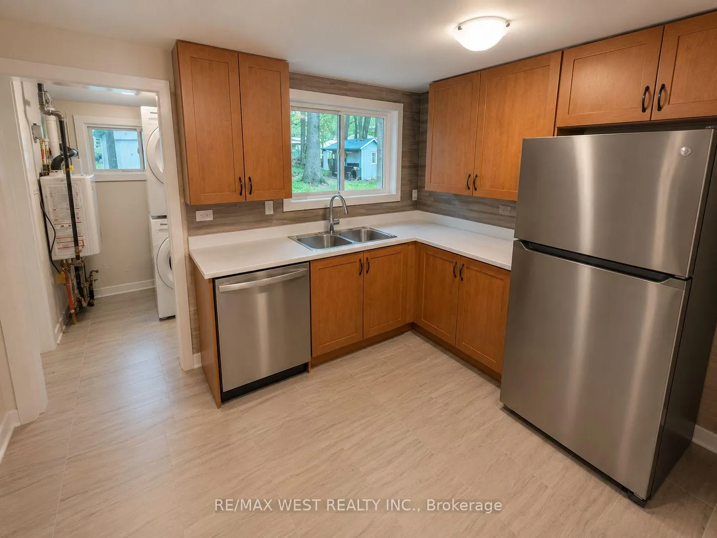 Photo 7 of 91 30th Street N, Wasaga Beach — HOMEH