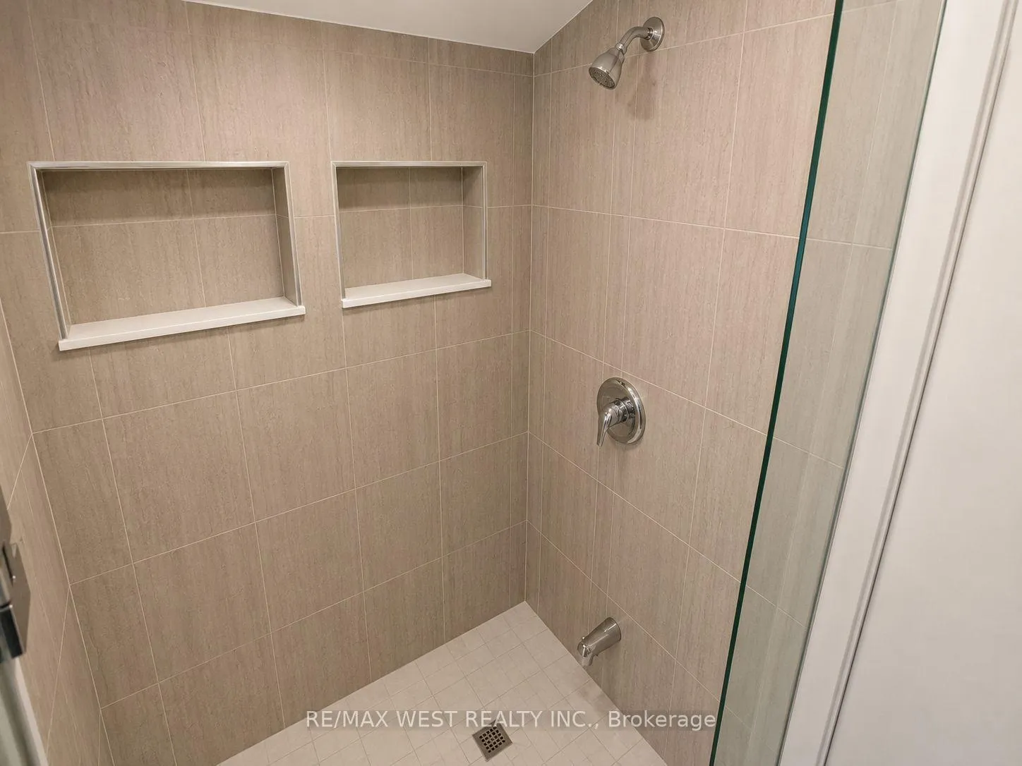 Photo 19 of 91 30th Street N, Wasaga Beach — HOMEH