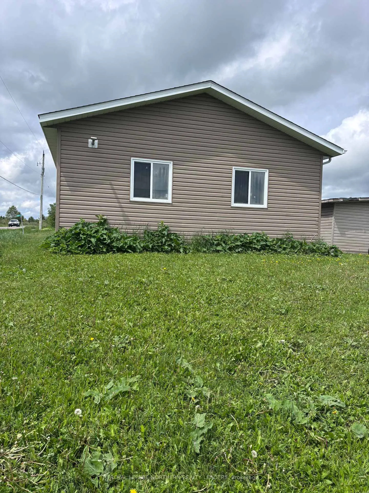 Photo 4 of 1267 Concession 4, Cochrane — HOMEH